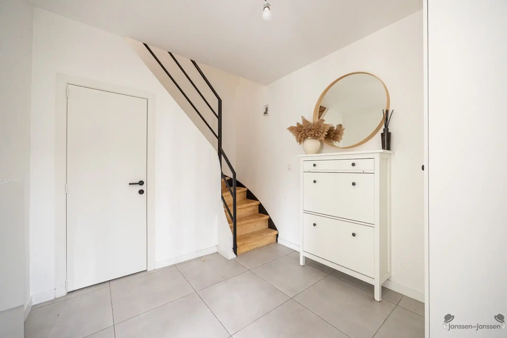 Mooi gerenoveerde woning met EPC B in hartje van Hove foto 12