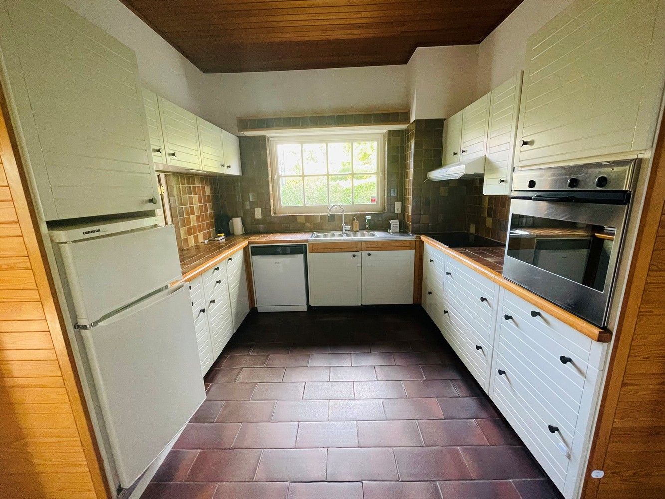 Villa met zonnige tuin in een rustige buurt foto 6