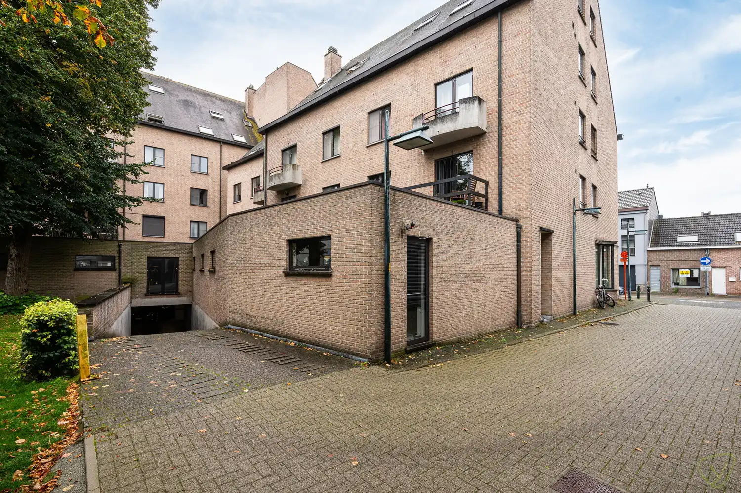 Ruim en lichtrijk appartement met lift en terras in residentie “Mozart” te Eeklo! foto 29