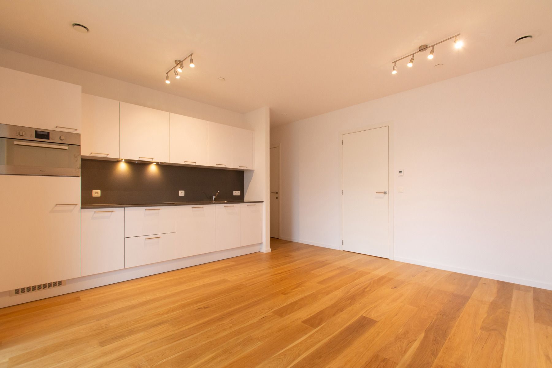 Gezellig 1-slaapkamer appartement met terras foto 3