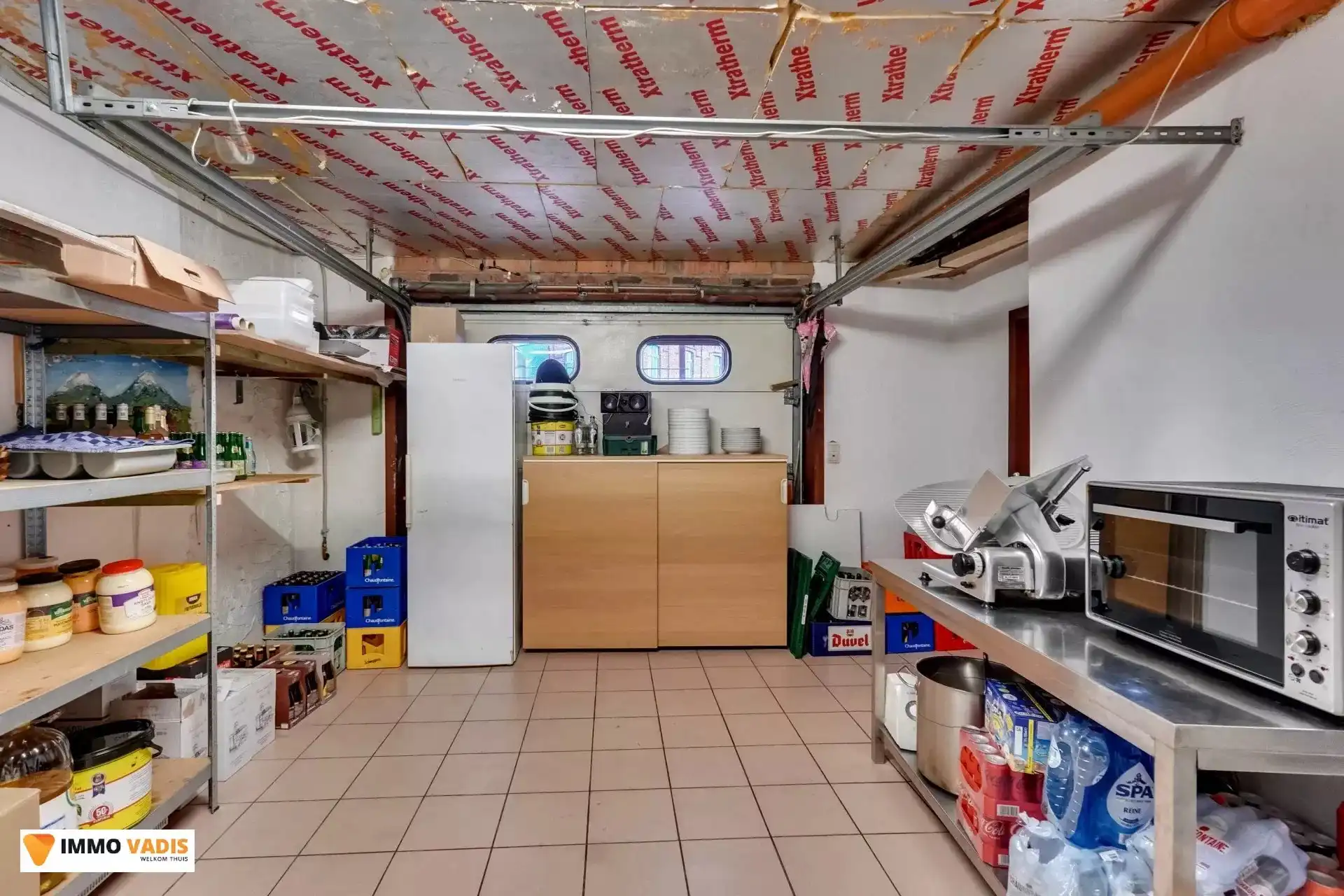 Handelspand  en appartement met garage en parkeerplaatsen foto 11