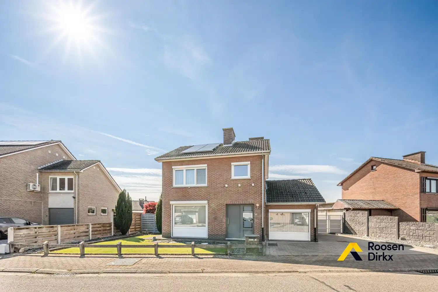 Toffe vrijstaande gezinswoning met 3 slaapkamers op perceel van 529m² te Bree foto {{pictureIndex}}