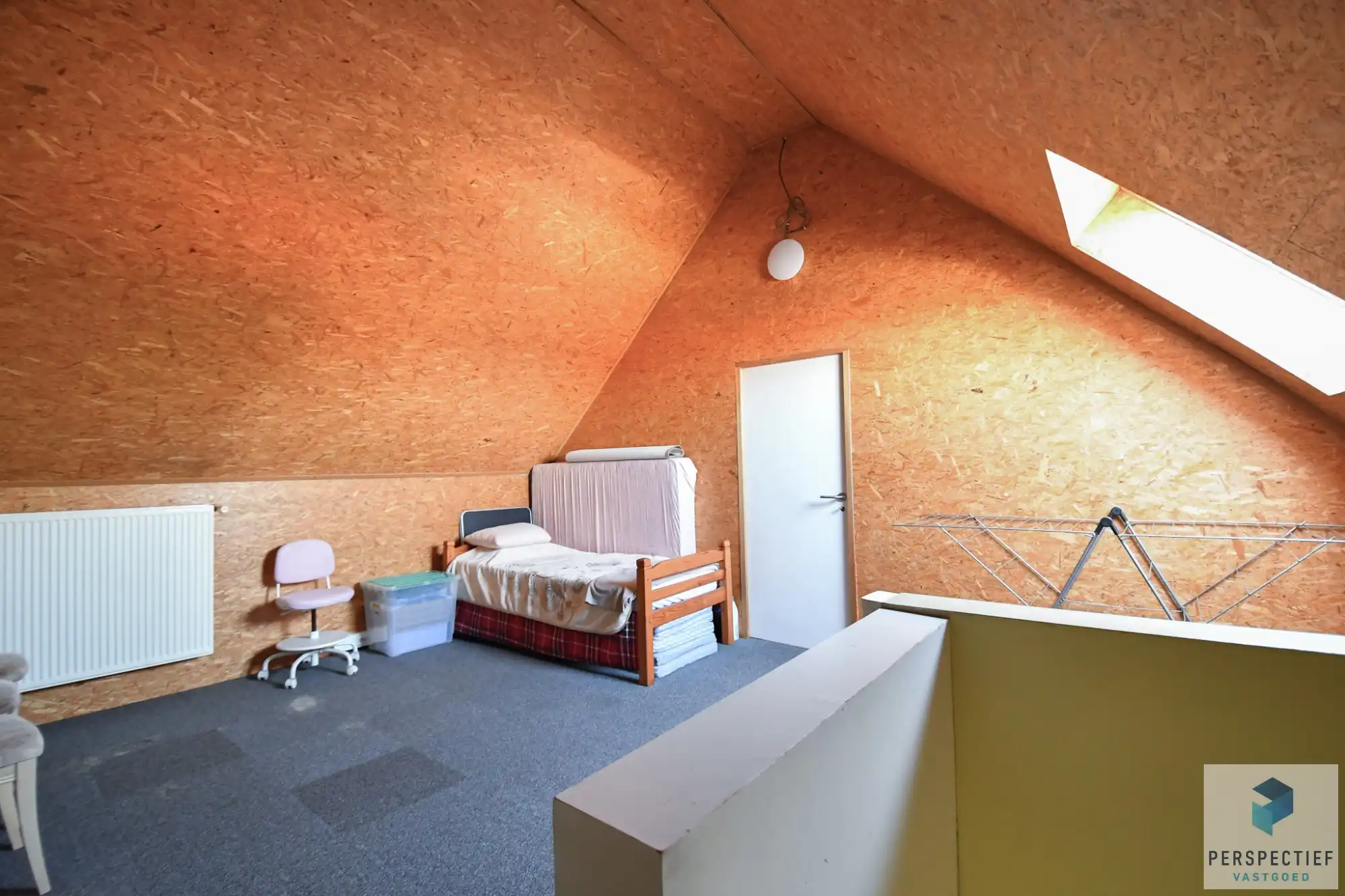 Handelsgelijkvloers en appartement te Adegem foto 16