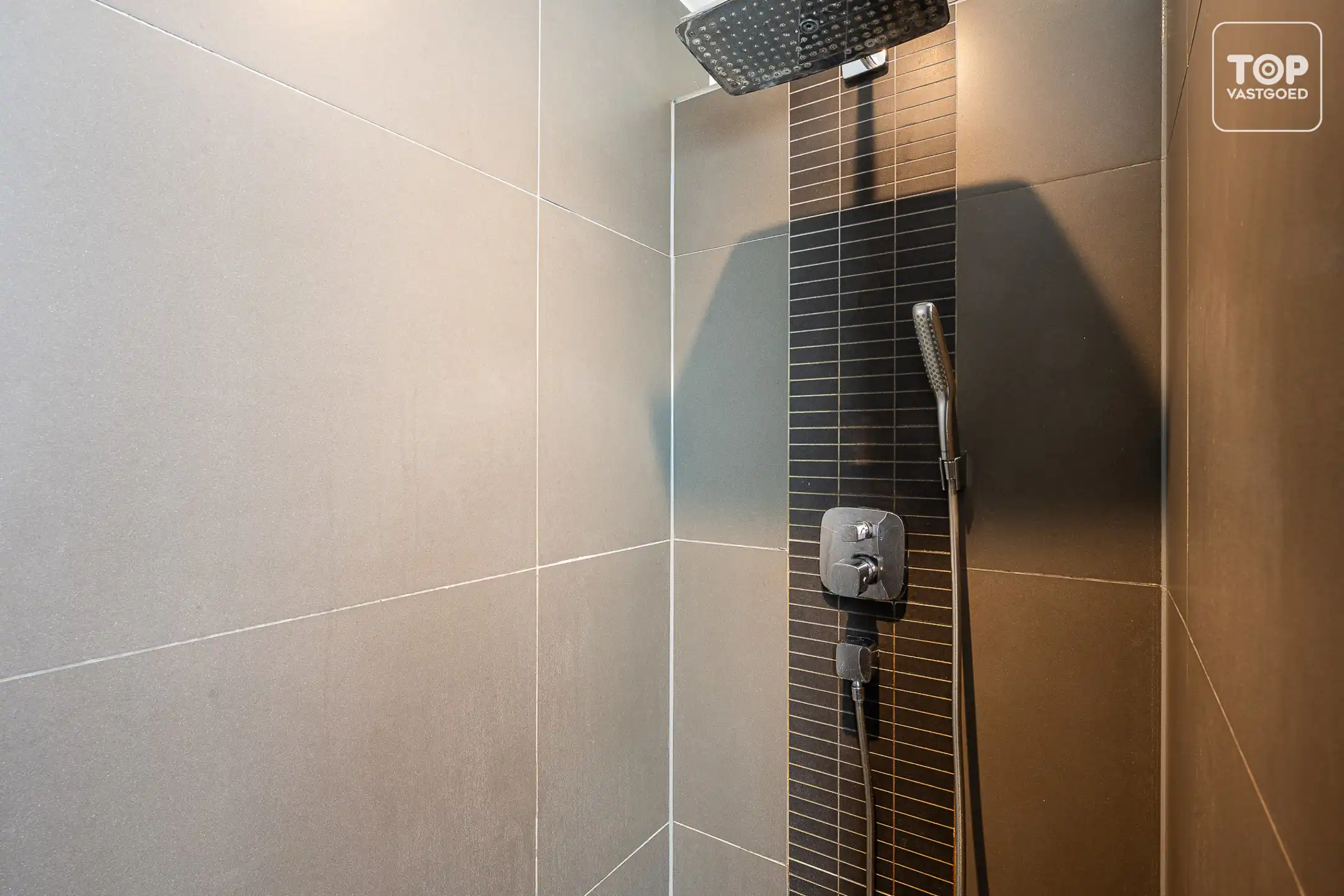 Instapklare woning op een ruim perceel met verwarmd zwembad foto 15