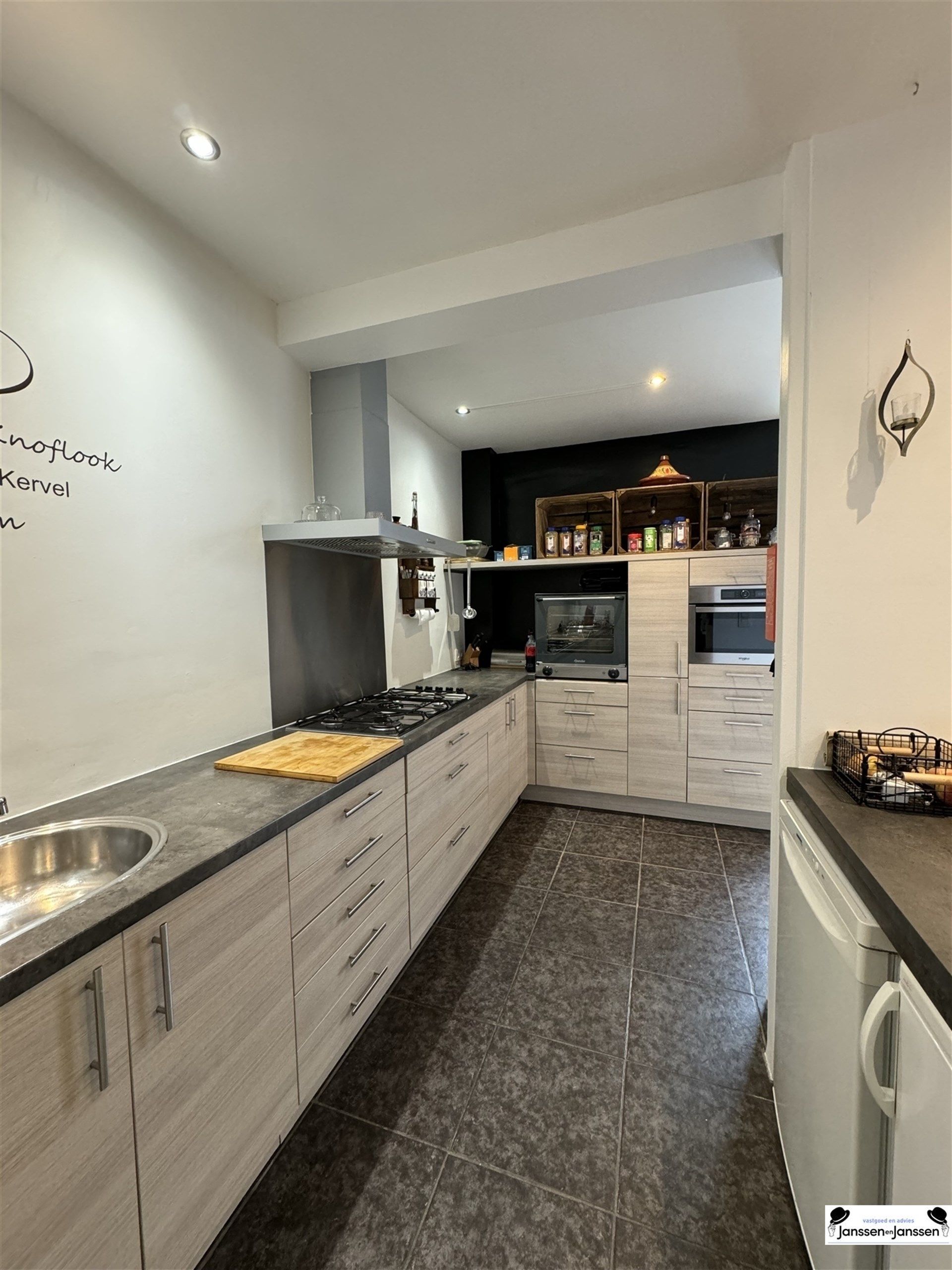 Gerenoveerde gezinswoning met 3 slaapkamers in Wilrijk  foto 6