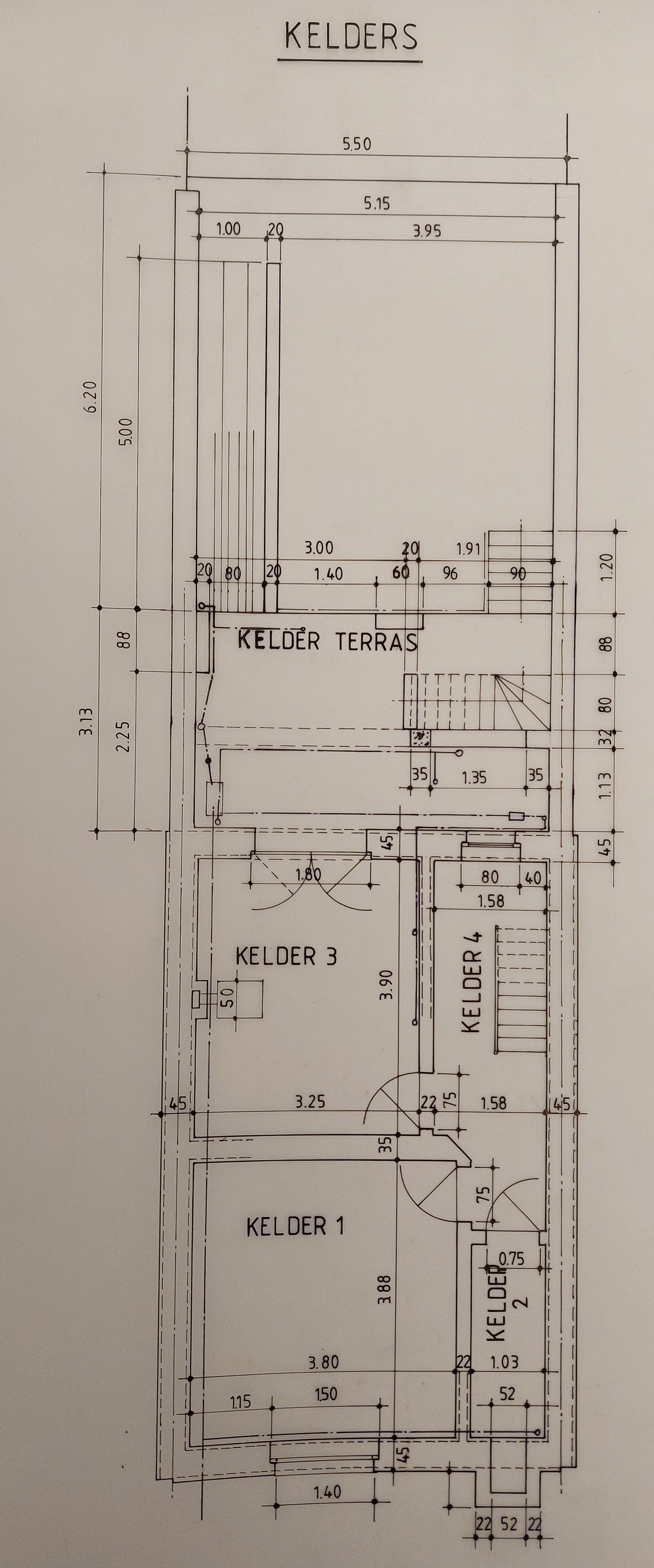 Goed gelegen woning // 2 slaapkamers + zolder om af te werken foto 28