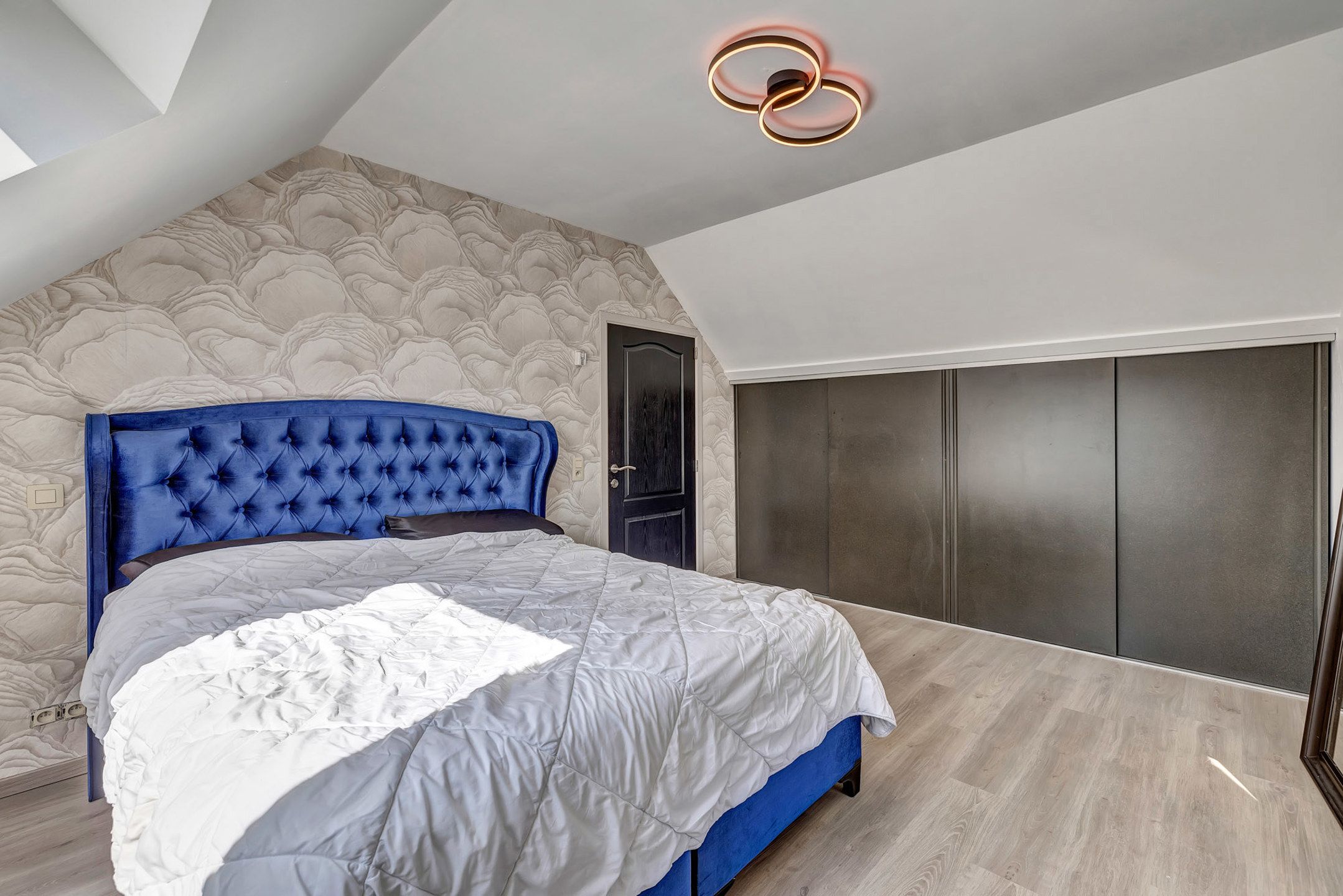 Gerenoveerde woning op strategische locatie met 5 slaapkamers foto 13