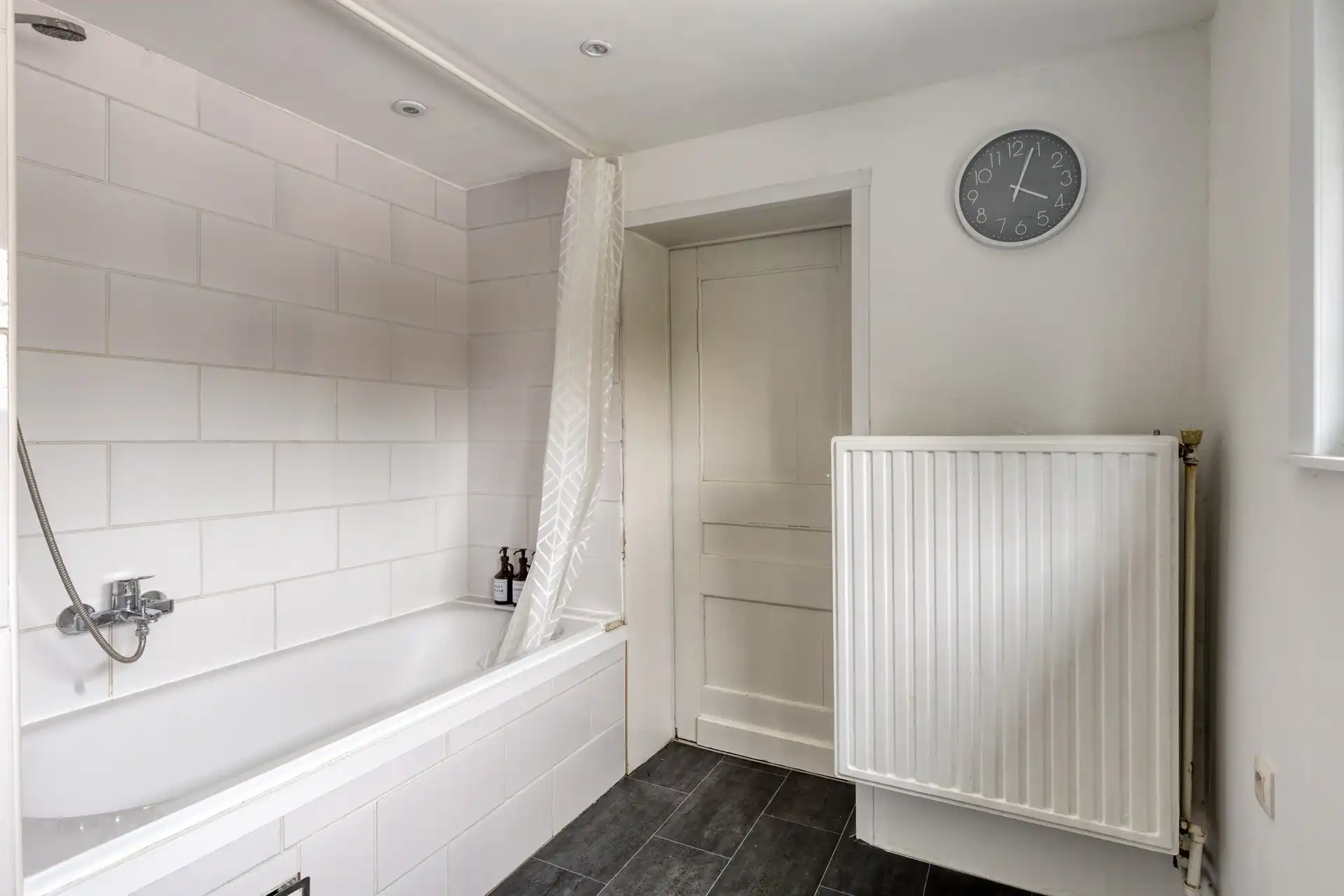  Instapklare karakterwoning met drie slaapkamers foto 11