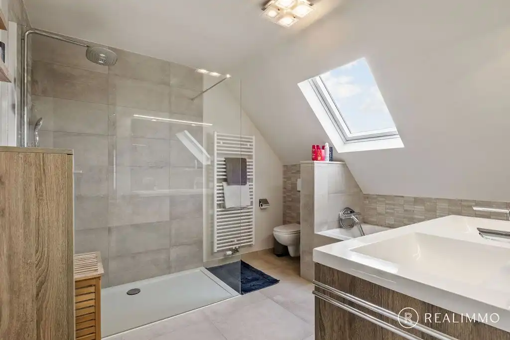 Verzorgde halfopen bebouwing op 364 m² in rustige verkaveling te Avelgem foto 14