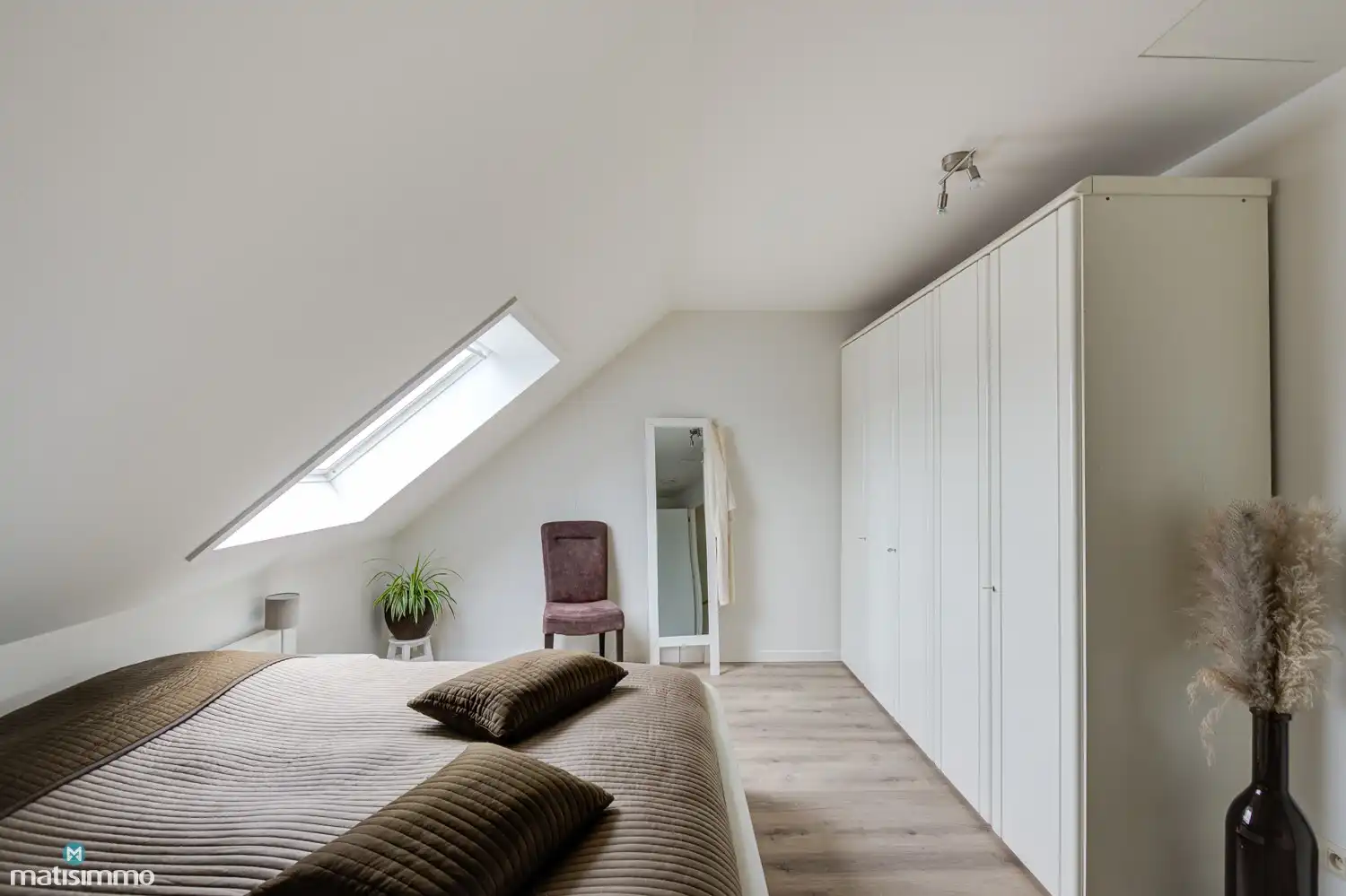 RIANT, INSTAPKLAAR DUPLEXAPPARTEMENT MET 2 SLAAPKAMERS EN 2 AUTOSTAANPLAATSEN IN MOELINGEN foto 21