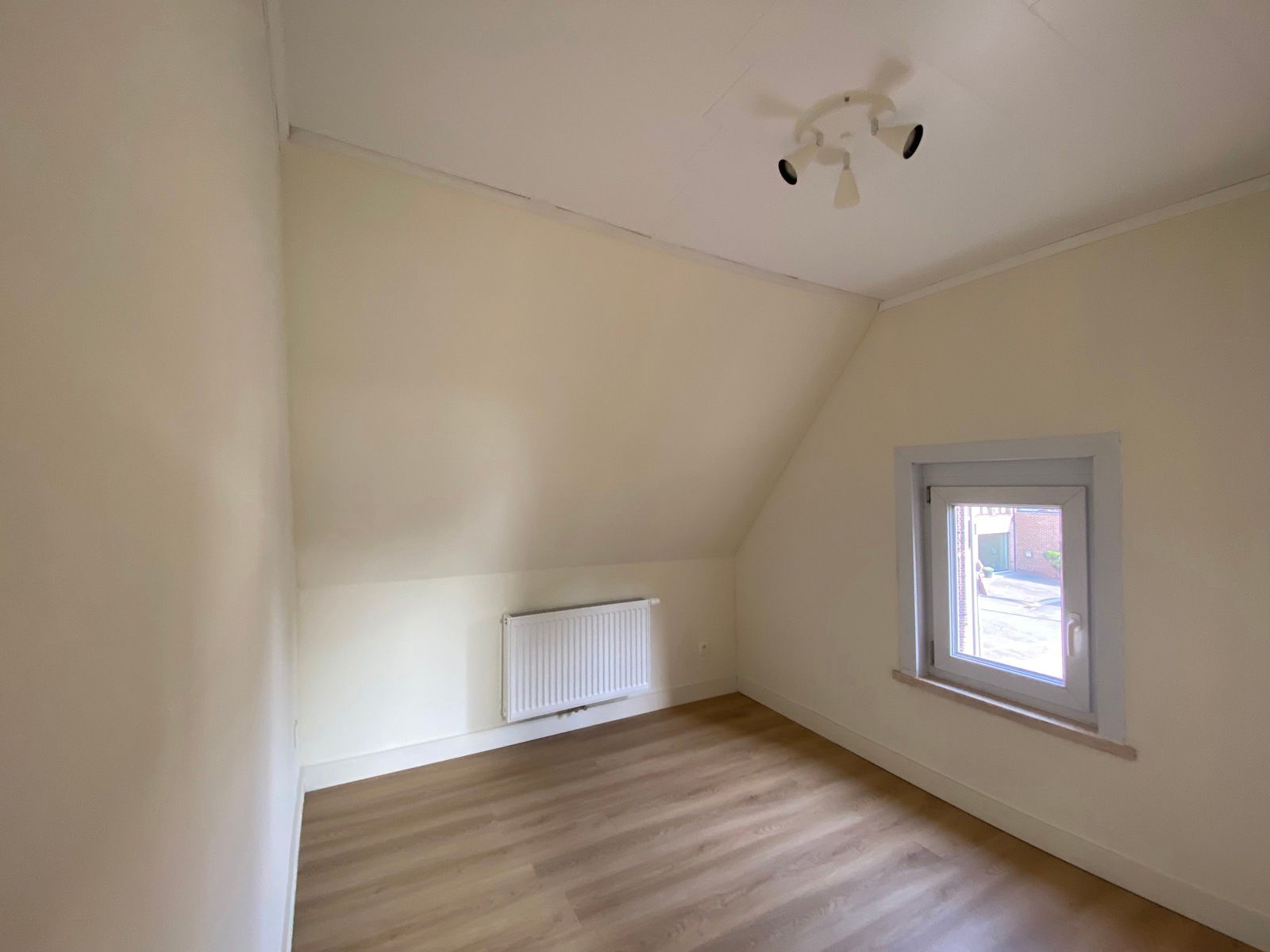 Gerenoveerde woning op wandelafstand van het centrum. foto 10