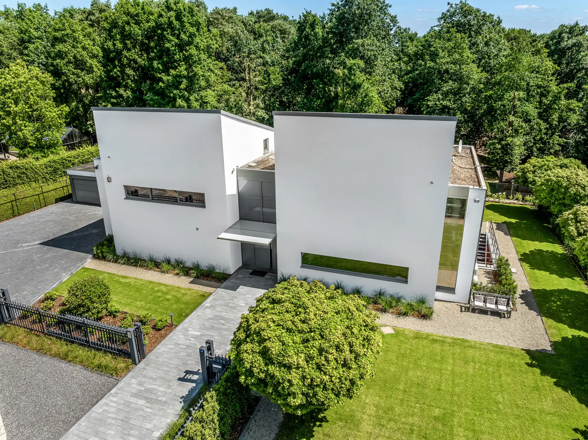 Hoogstaande villa met binnenzwembad te Lanaken foto 43