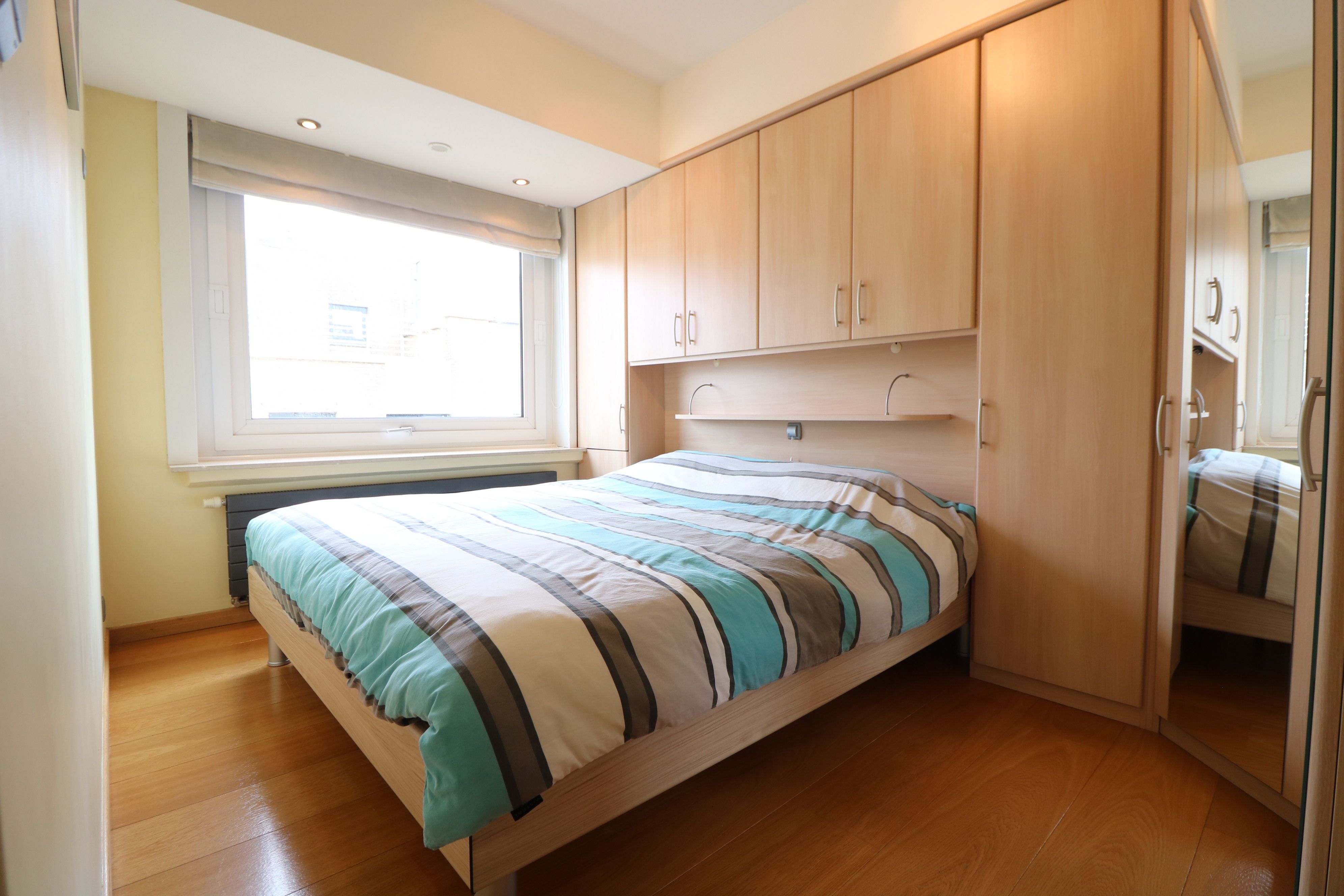 Instapklaar hoekappartement met 2 slaapkamers en fenomenaal zeezicht. foto 5