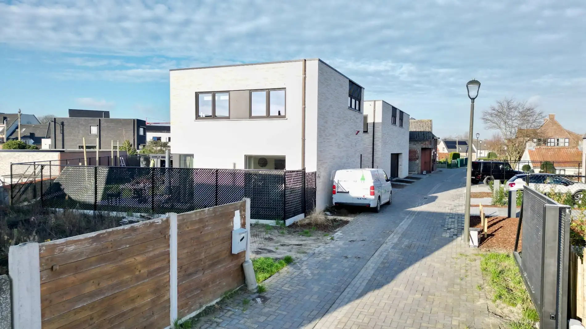 Bouwgrond voor HOB in residentiële woonwijk foto 2