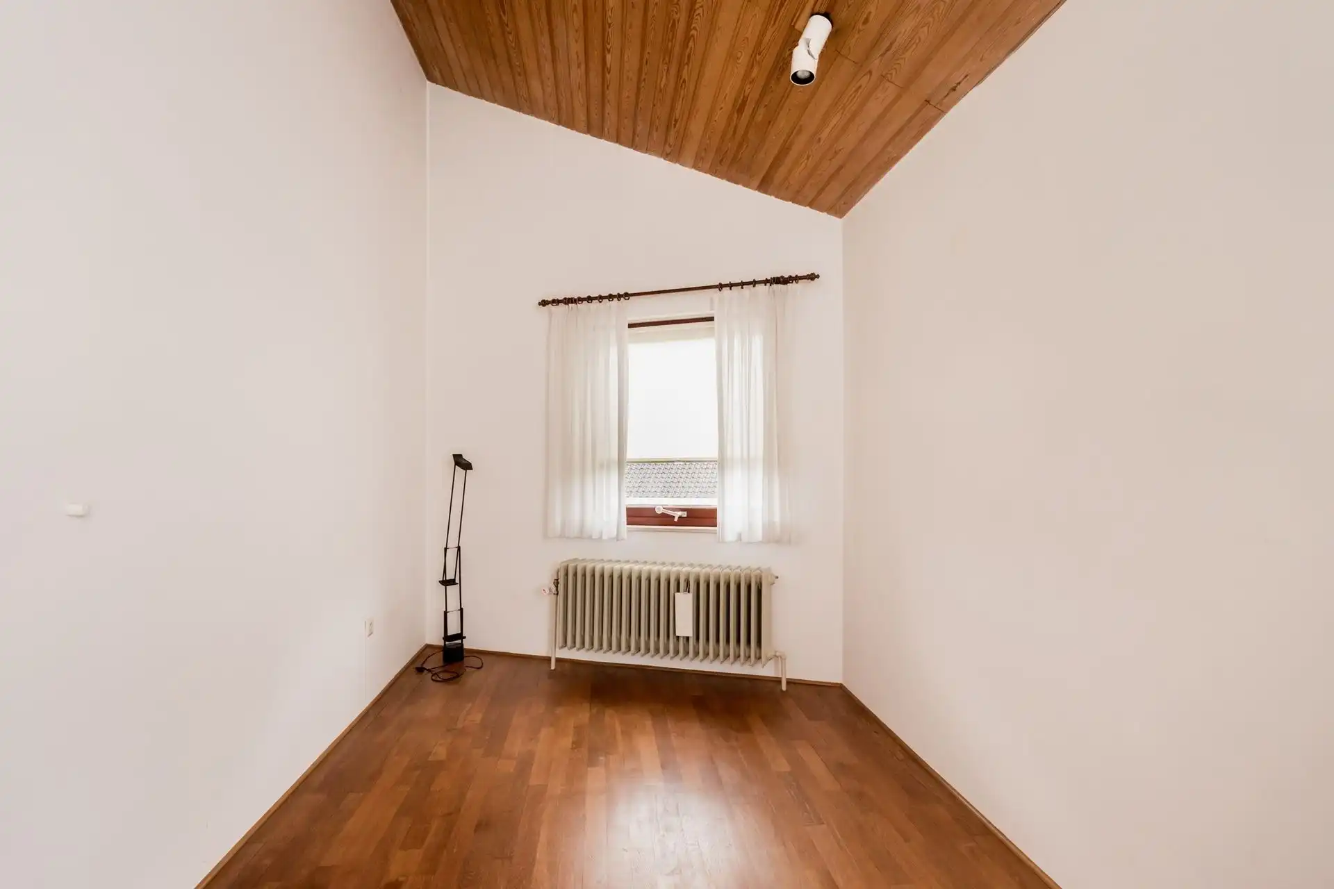 Villa met privébos op een perceel van 4.350 m²  foto 15