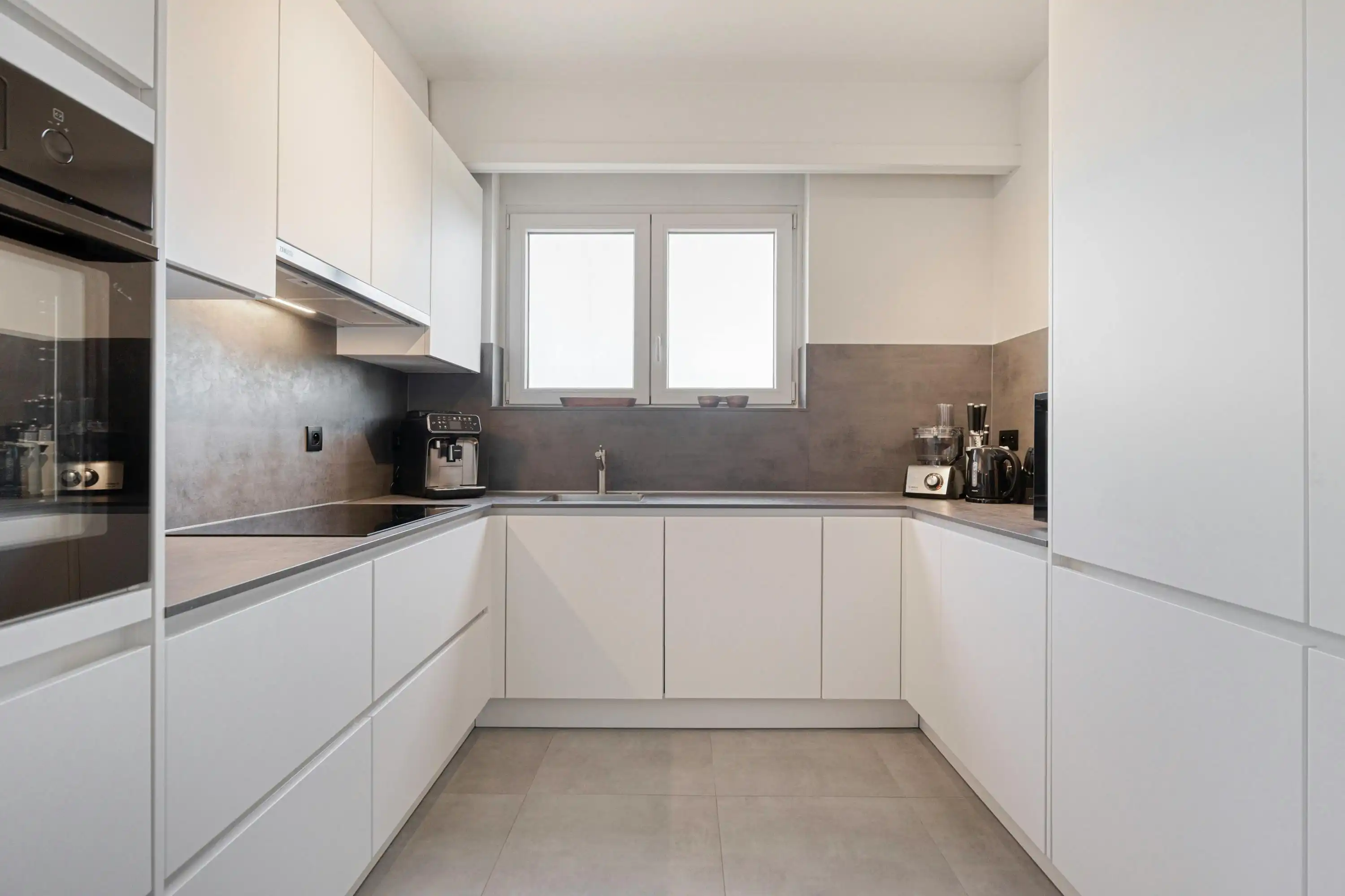 Appartement met 2 slaapkamers, terras en garagebox te koop in Wilrijk foto 6