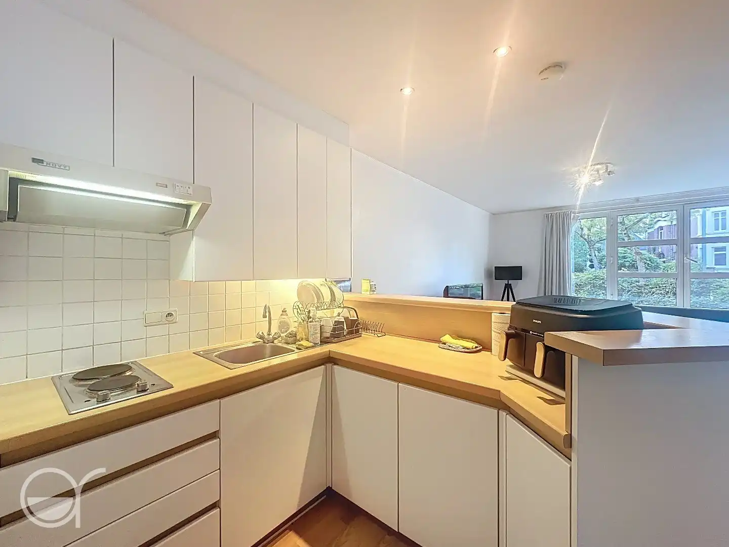 Ongemeubeld één-slaapkamerappartement met garage aan Miljoenenkwartier foto 3
