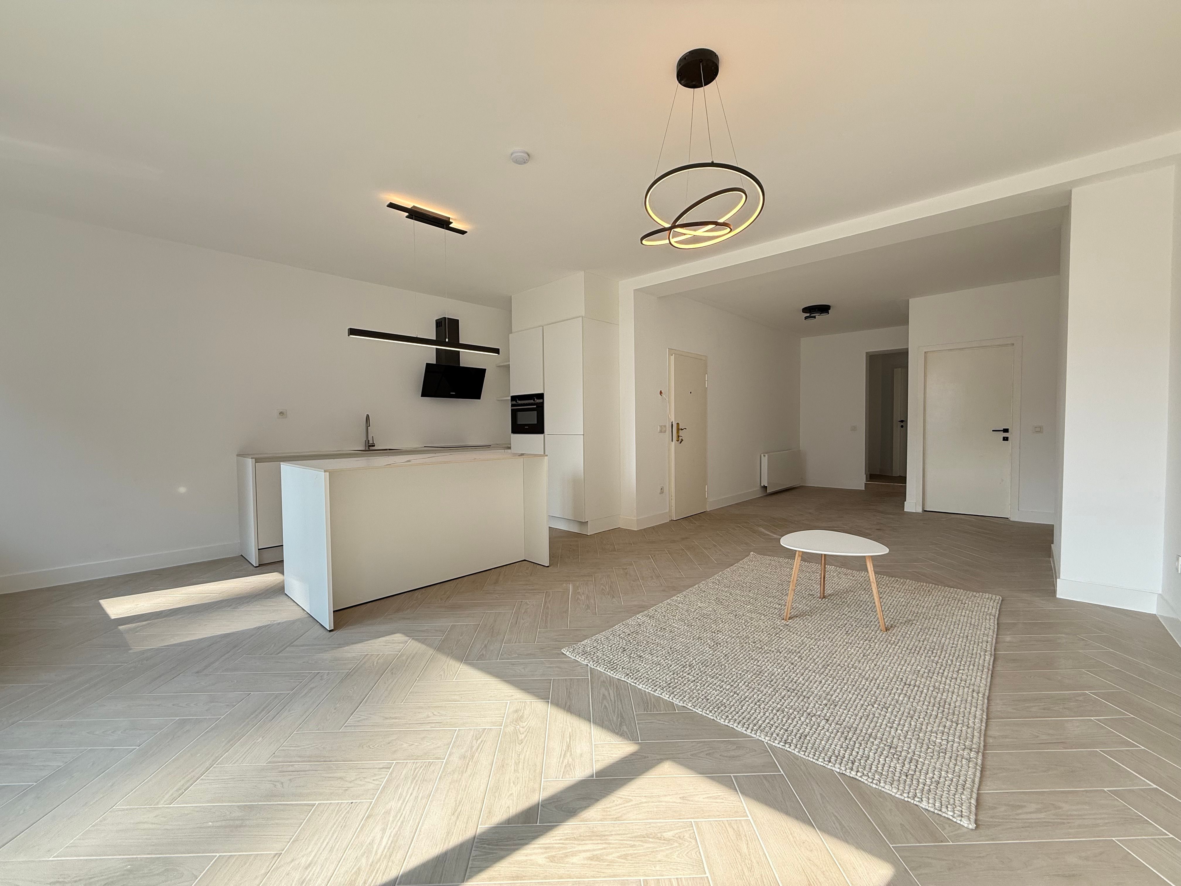 Subliem gerenoveerd appartement met terras foto 2