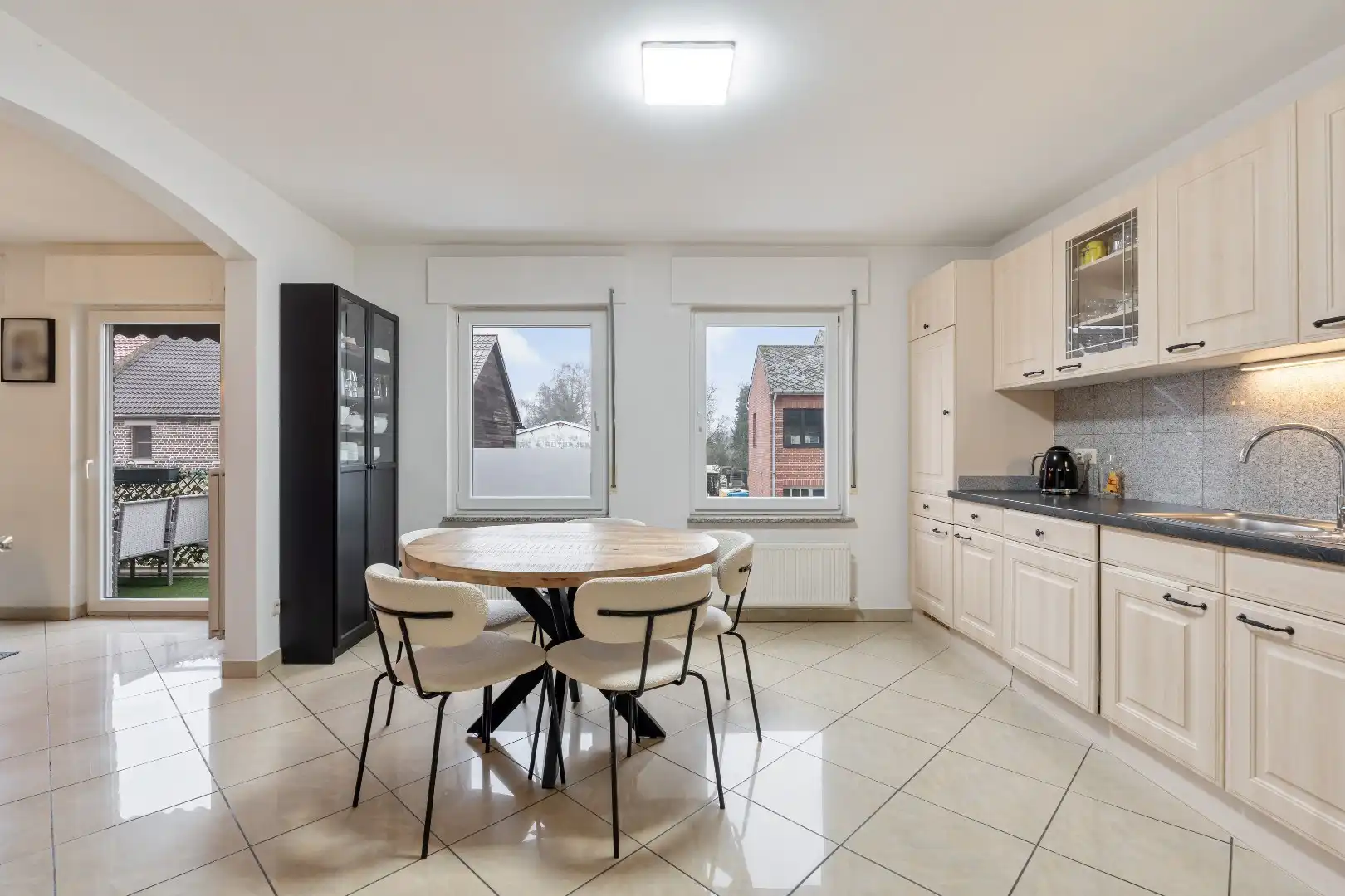 Ruim energiezuinig duplexappartement (146 m²) -  kwaliteitslabel B -  3 slaapkamers, terras en private buitenparking. foto 4