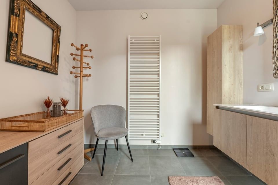 MODERN, KWALITATIEF EN LICHTRIJK APPARTEMENT MET UNIEK STUKJE DESIGN IN HARTJE TONGEREN foto 22