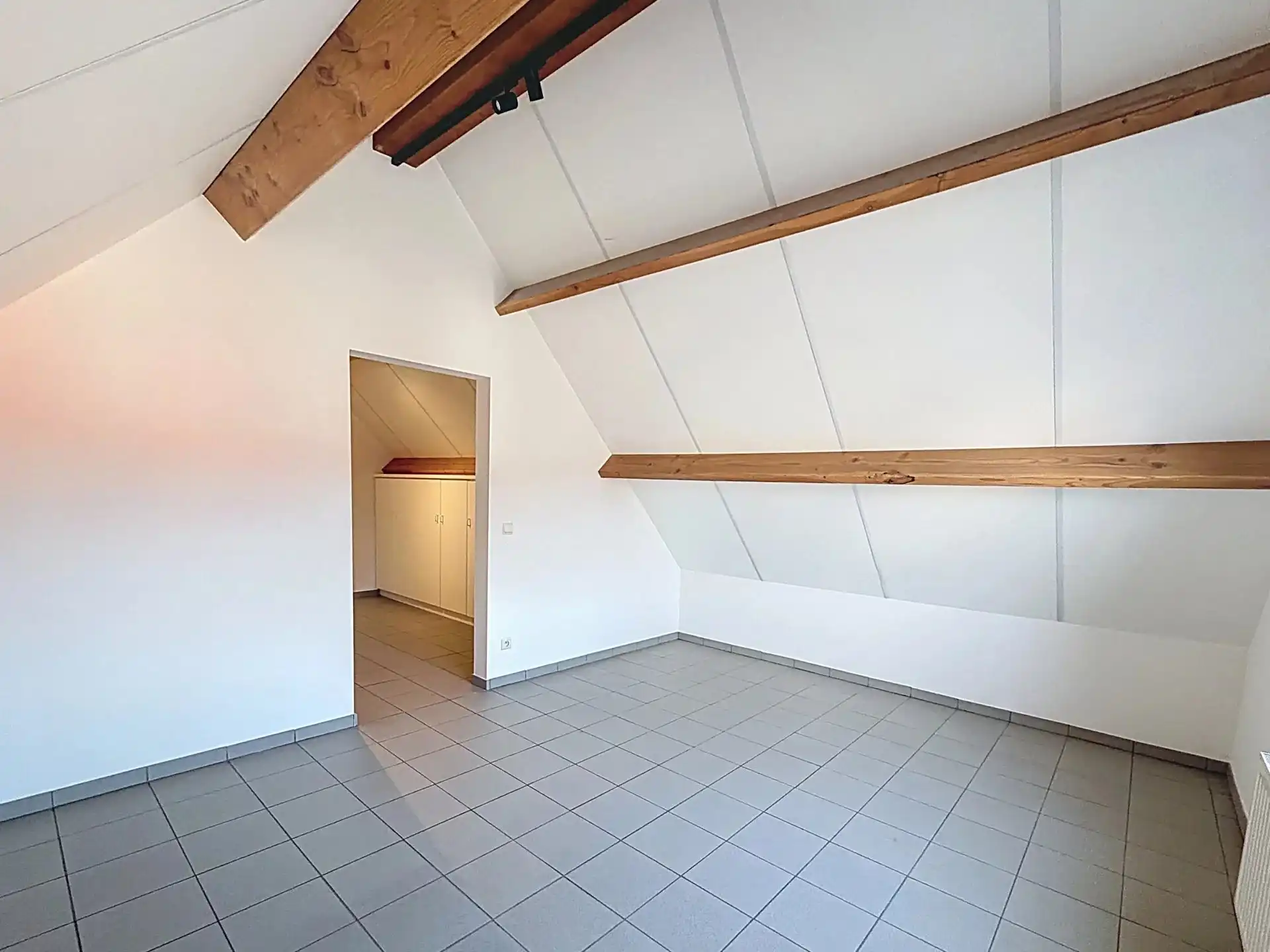 Ruim appartement met 1 slaapkamer, berging en staanplaats te Mol-Ezaart. foto 12