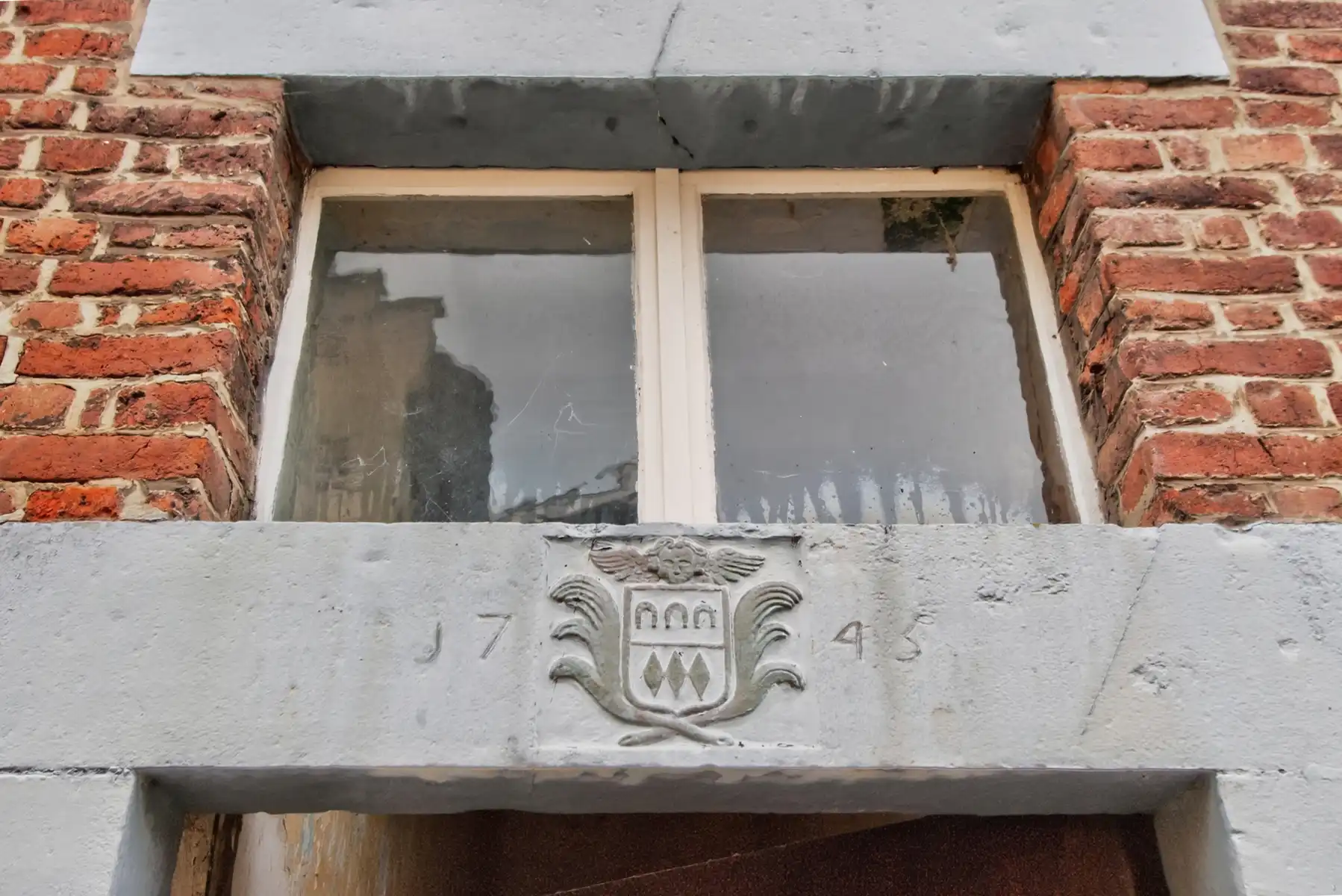AUTHENTIEKE WONING BEGIJNHOF + 3 tot 4 SLK + TUIN + RUSTIG foto 2