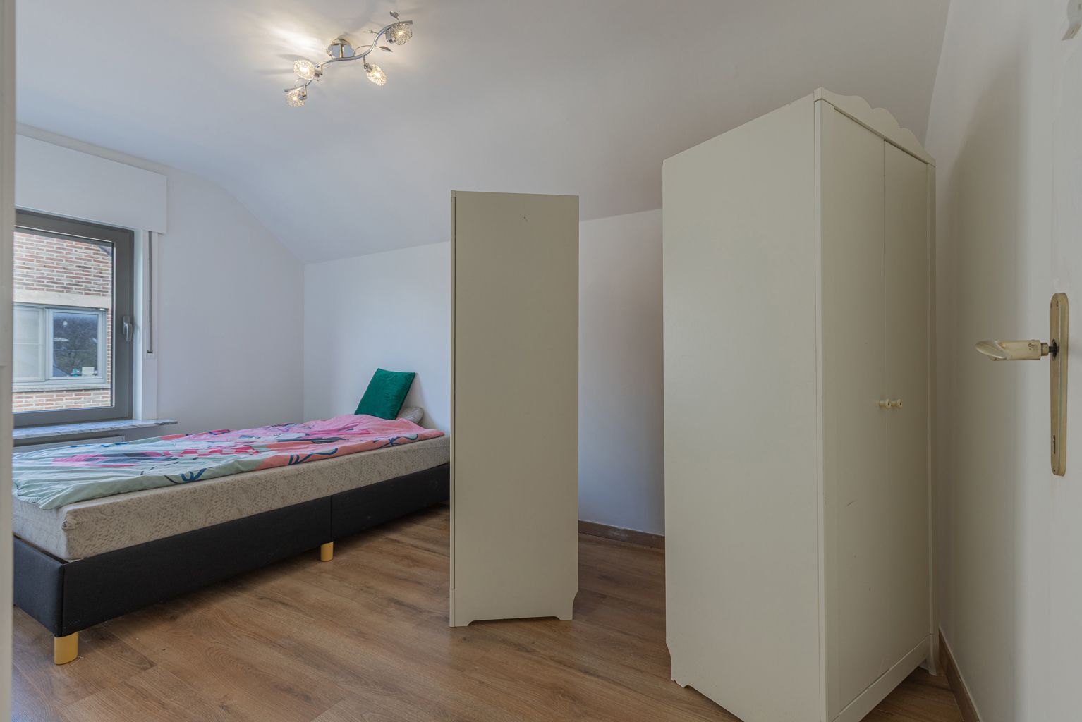 Villa op 10a met 5 slaapkamers, grote tuin, dubbele garage! foto 16