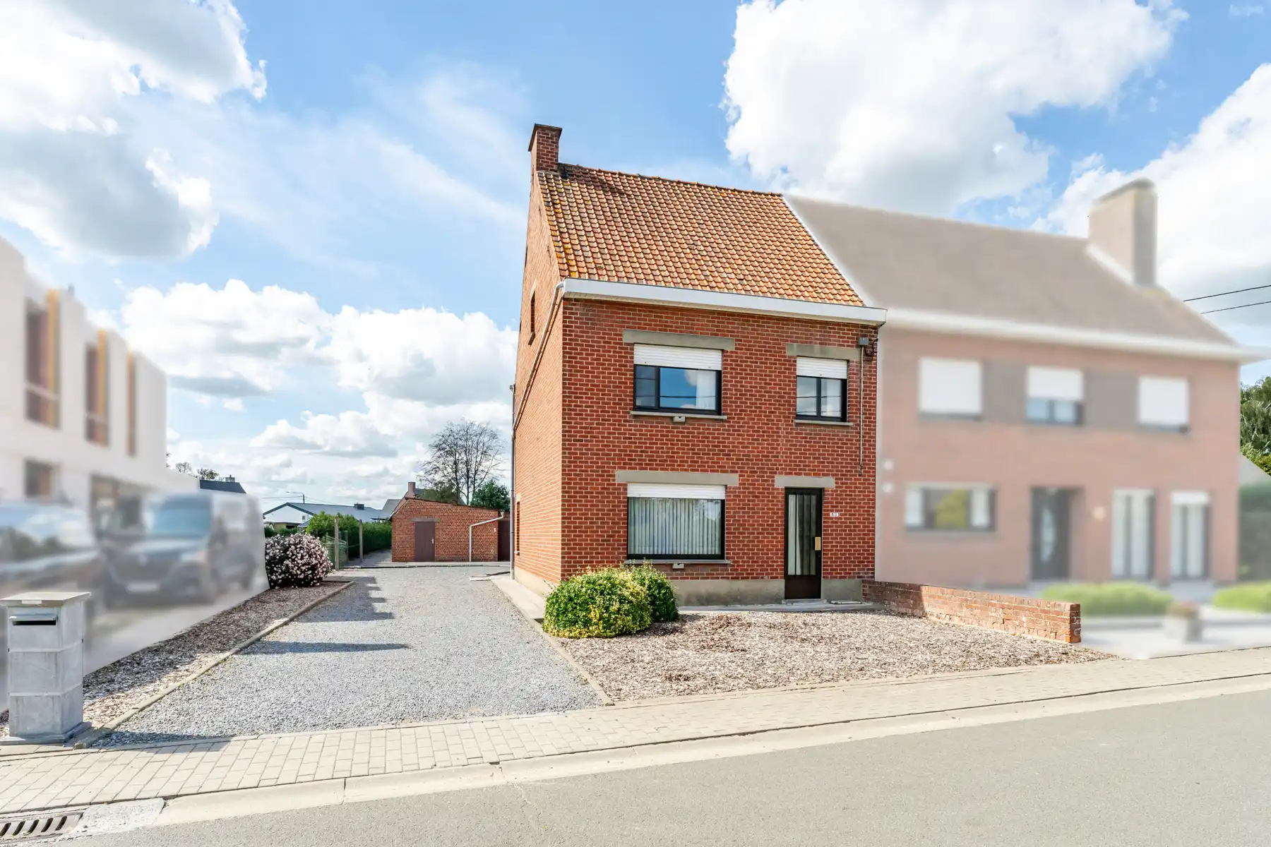 Rustig gelegen woning met opslagplaats foto 2