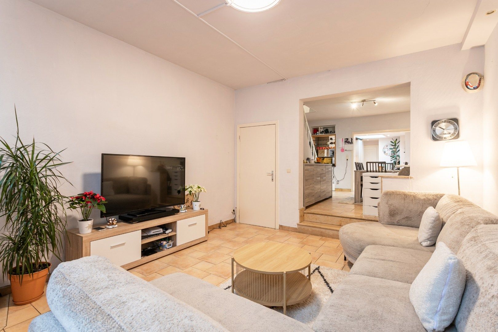 Instapklare woning met 3 slaapkamers, veranda en garagebox in Lembeek foto 2