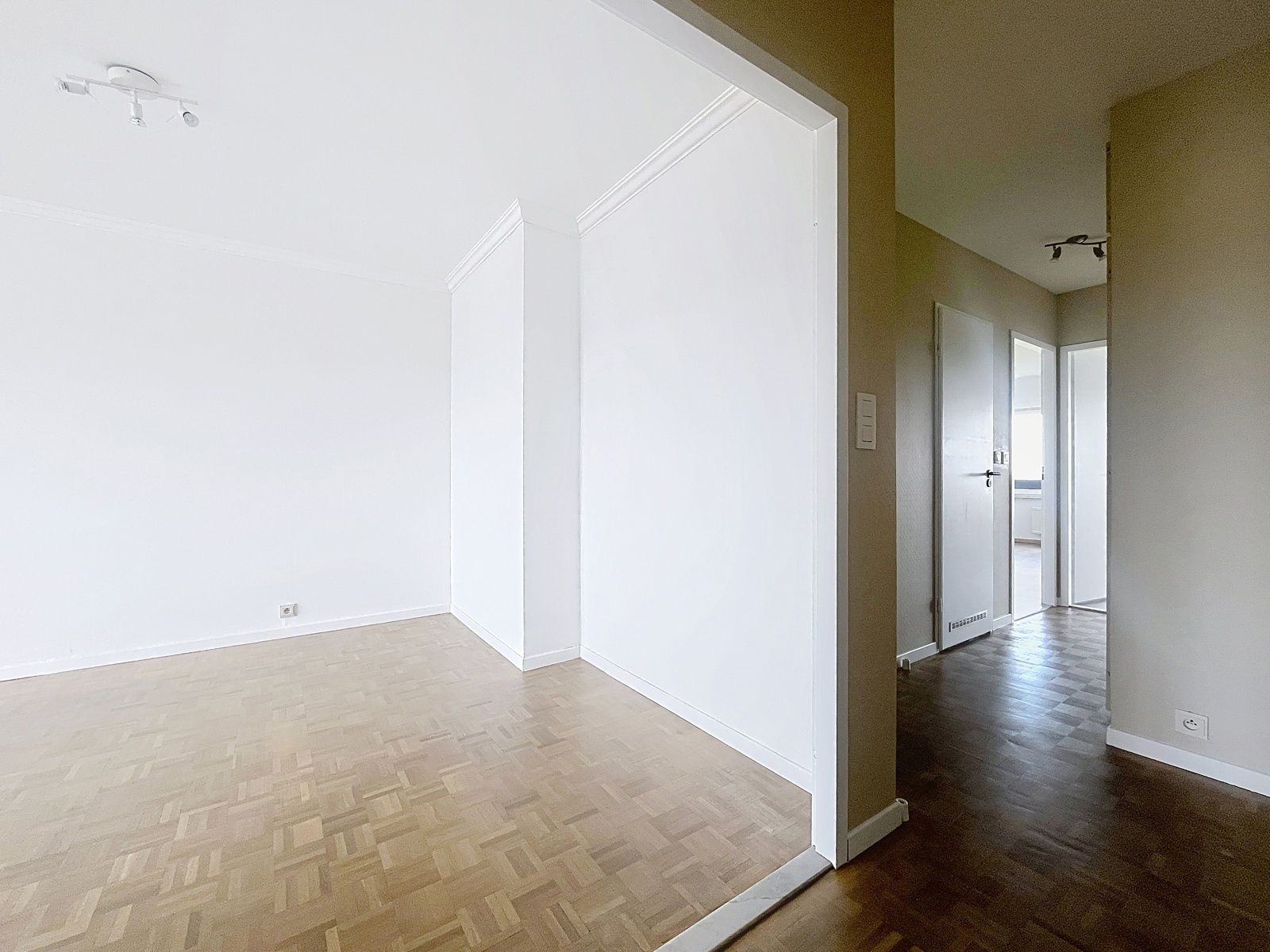 Vernieuwd app met 2 slpks en balkon foto 2