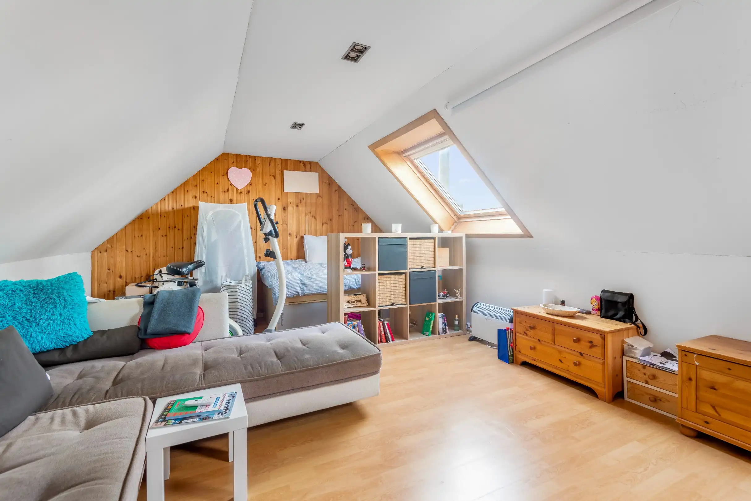 Ruime Bel-étage woning gelegen in het centrum van Knokke met garage/loods van 135m² foto 22