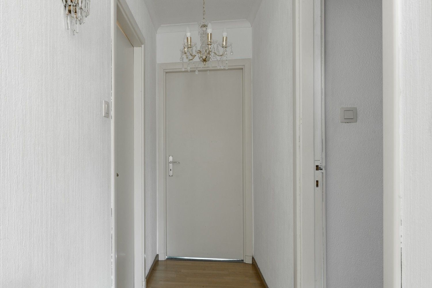 Prachtige gerenoveerde 3 slaapkamer woning nabij de Nederlandse grens! foto 19