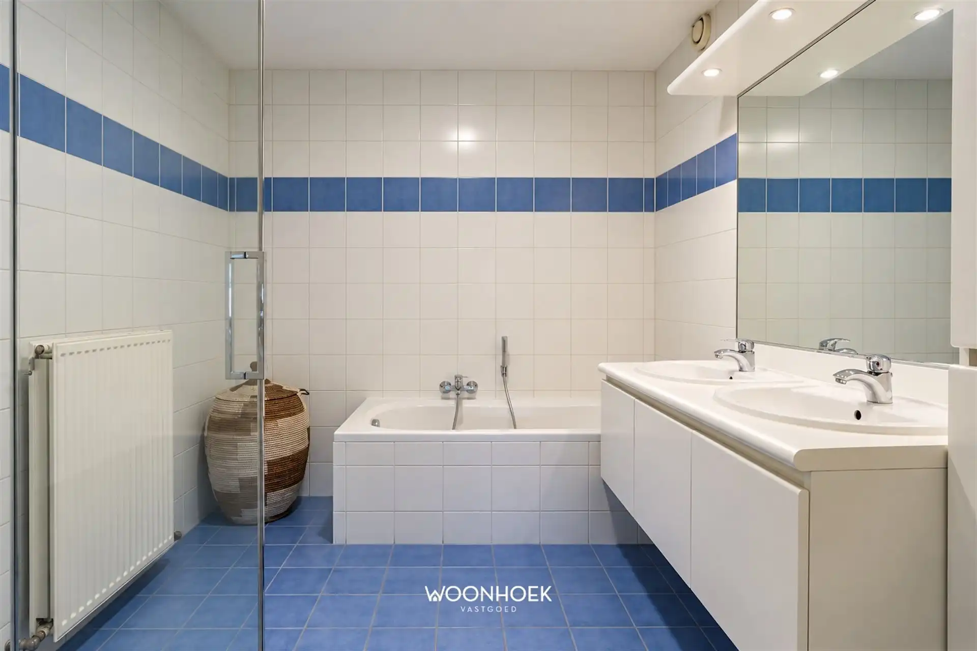 Instapklaar 2-slpk appartement met terras en staanplaats foto 13