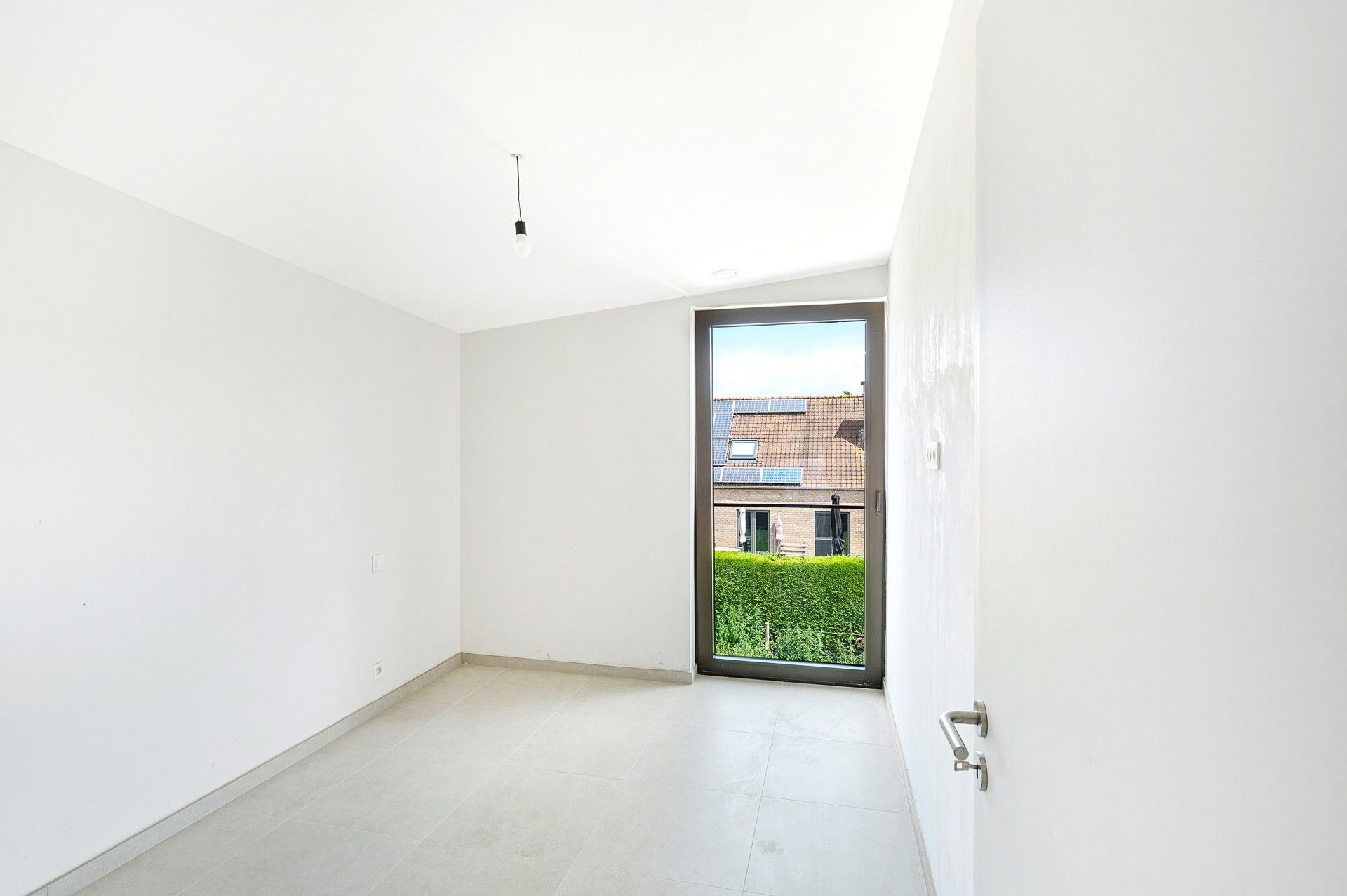 Ongemeubeld: moderne geothermische en energiezuinige woning te Knokke foto 18