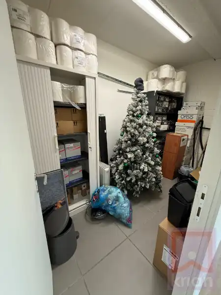 TOPLOCATIE: verhuurd handelspand van 258 m² met atelier en garage! foto 12