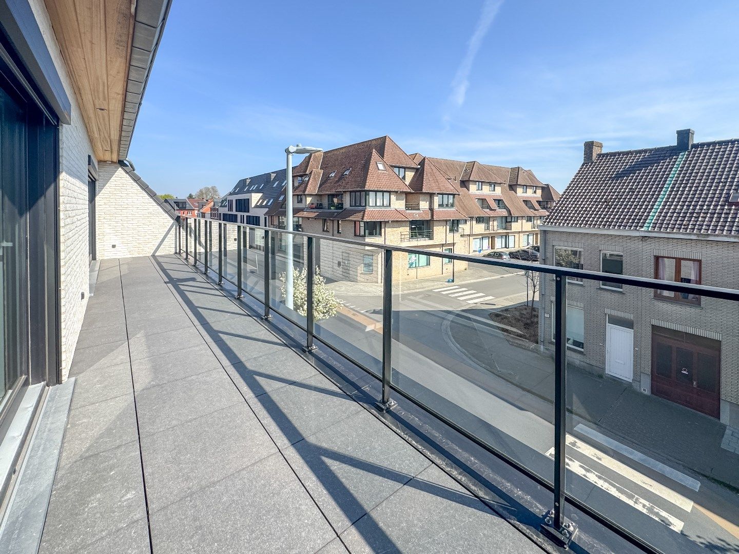 Ruim instapklaar nieuwbouwappartement (167 m²) met 3 slaapkamers en groot terras in centrum Eernegem foto 7