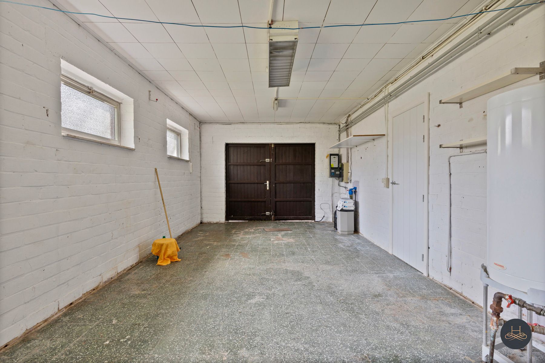 In het groen gelegen openstaande en te renoveren woning  foto 19