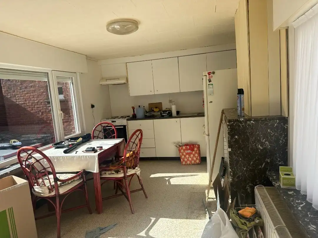 Verrassend ruime gezinswoning met garage, tuin en bijgebouw foto 5