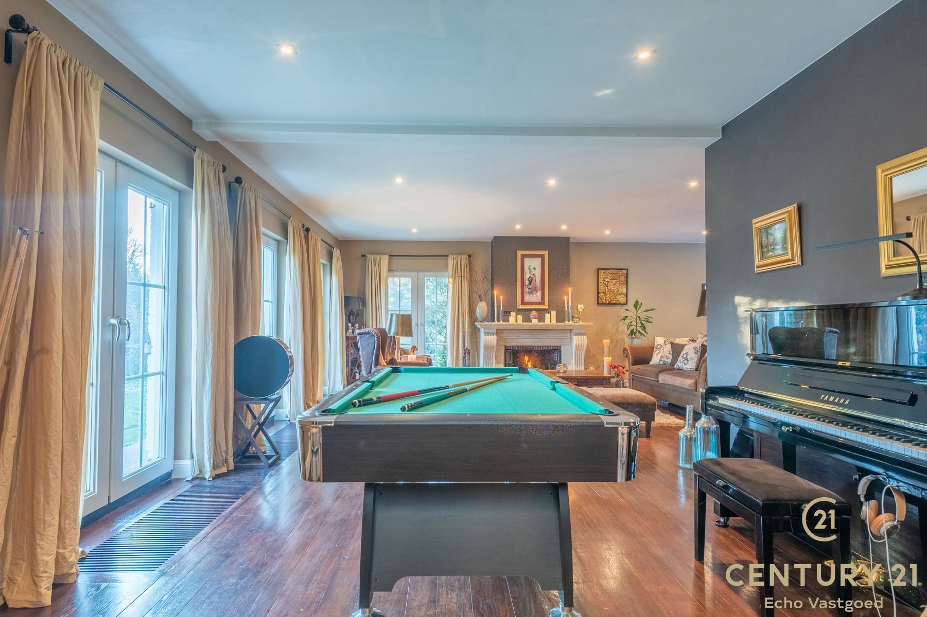 Villa met 5 slaapkamers, 3 badkamers en uniek groen uitzicht foto 4