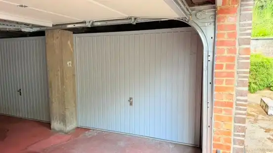 Gesloten garagebox te koop (makkelijk toegankelijk) foto 2