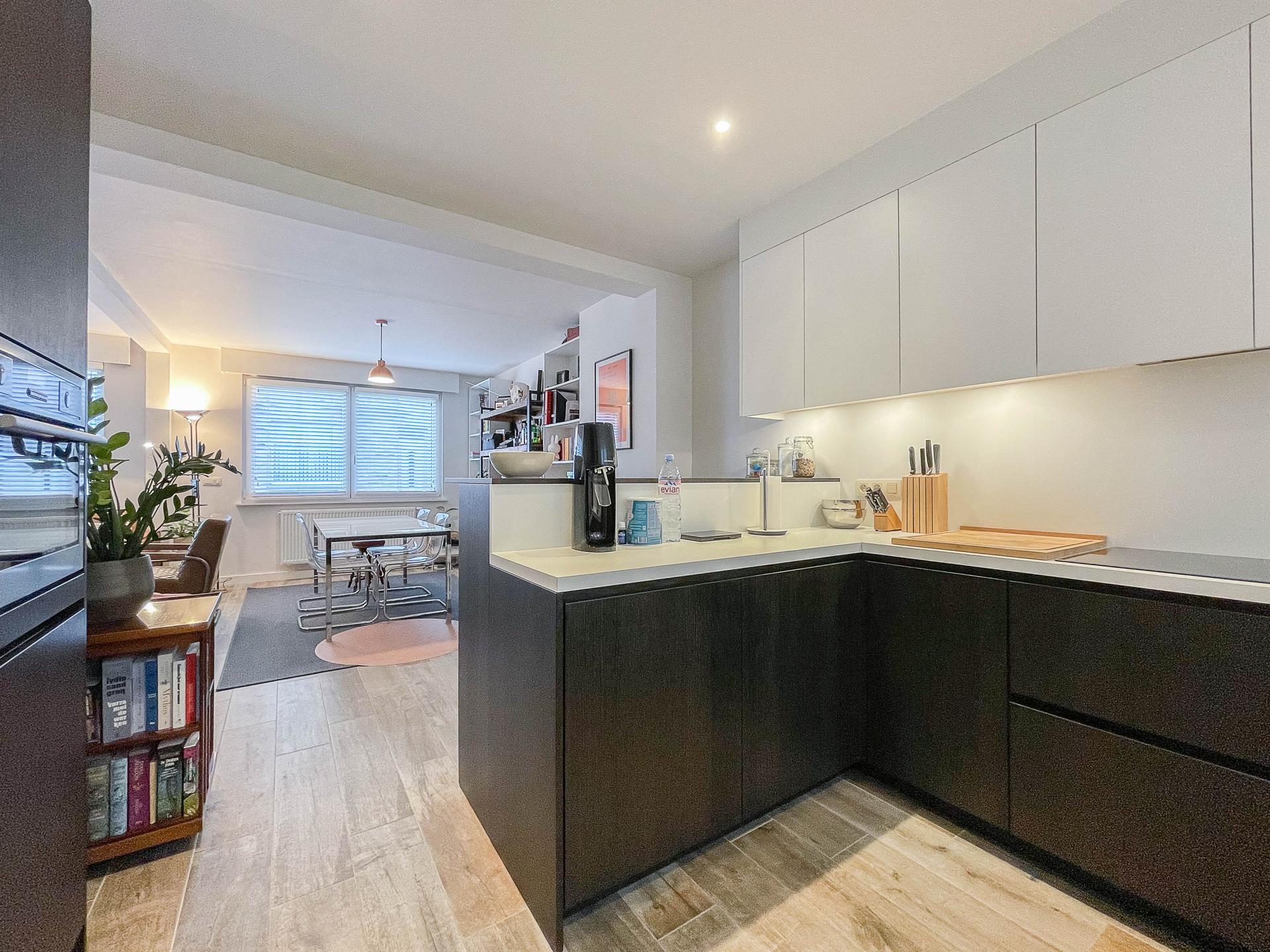 Instapklaar gelijkvloers appart. aan het Uilenspiegelplein.. foto 12