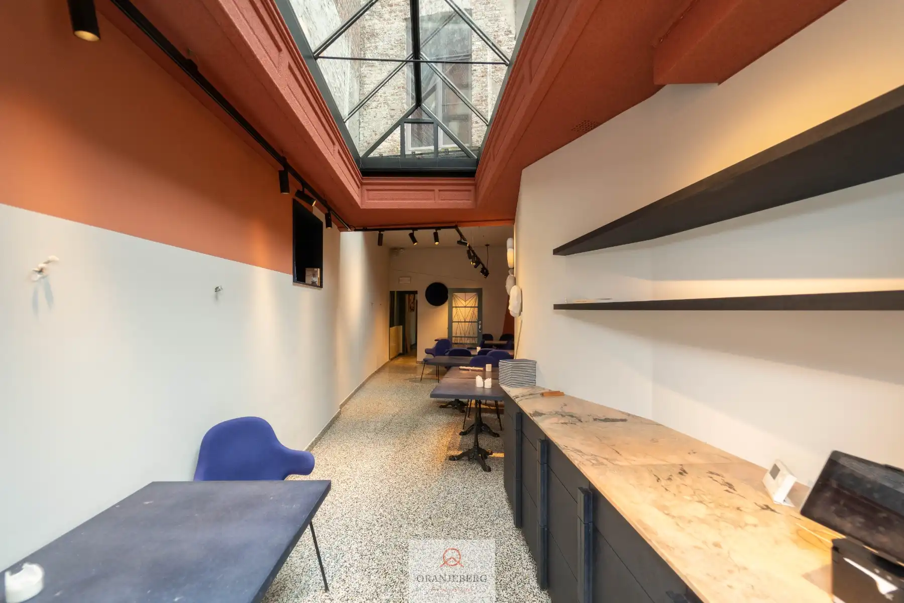 Karaktervol handelspand  (256 m²)met woonst in historisch gebouw foto 24