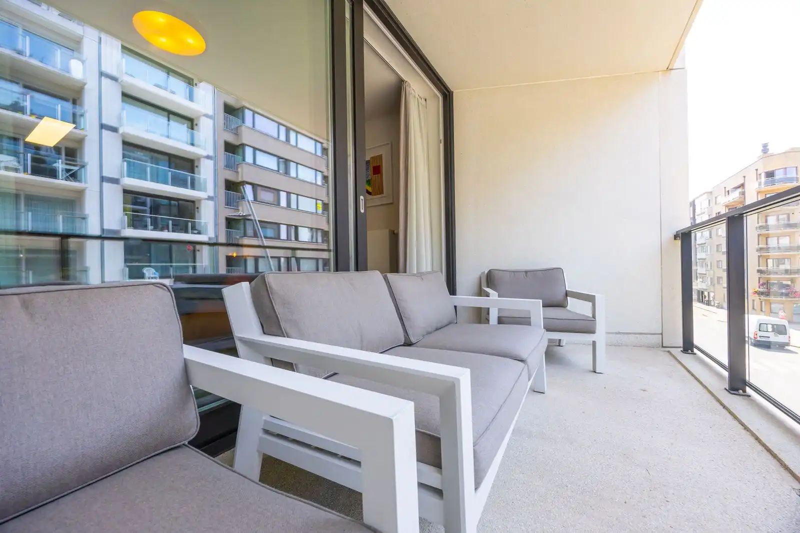"Stijlvol appartement te koop in Oostende - moderne luxe met 2 slaapkamers en een ruime woonkamer" foto 7
