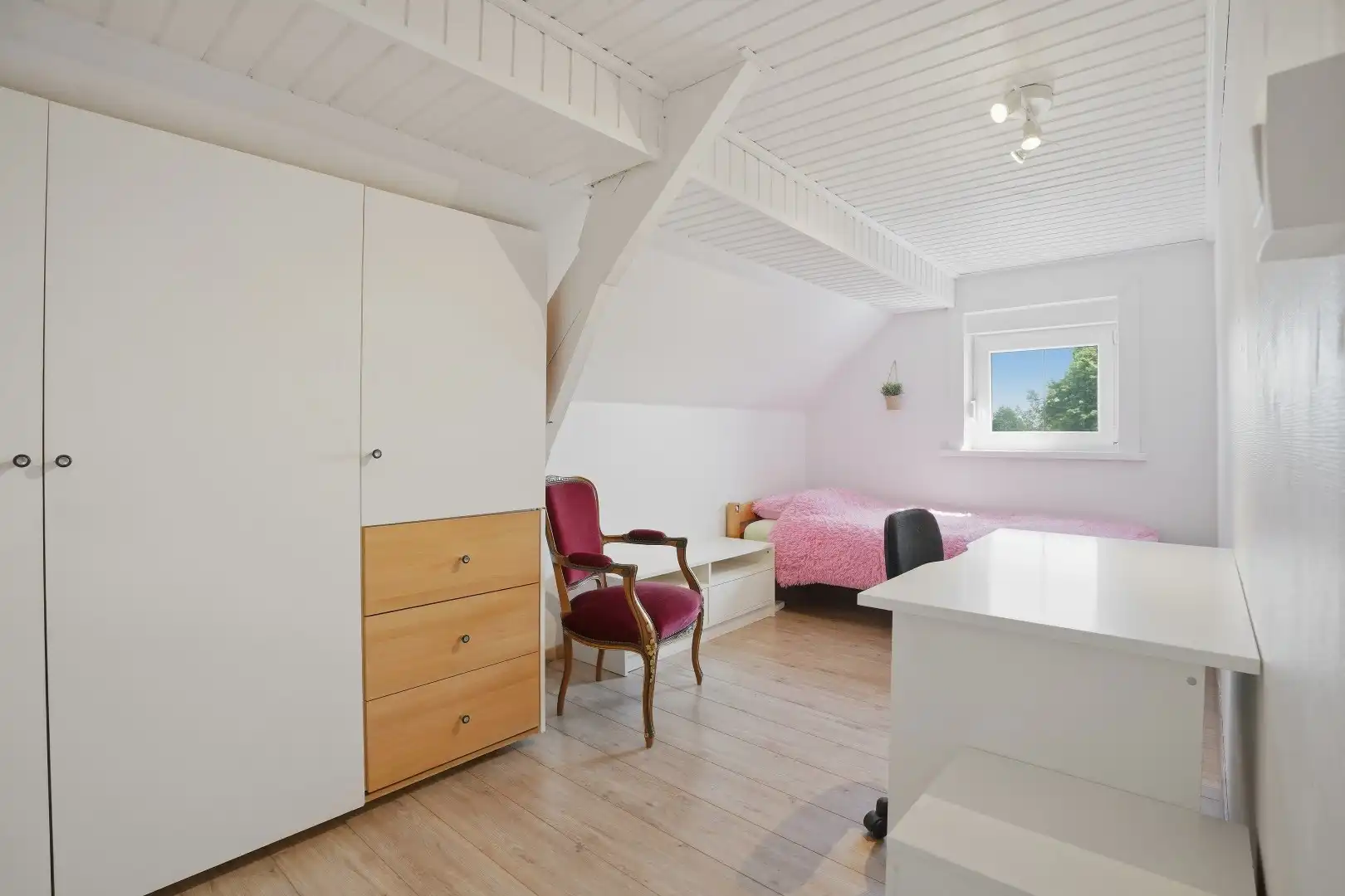 Instapklare open bebouwing met 5 slaapkamers op 1919m² te Merkem. foto 12