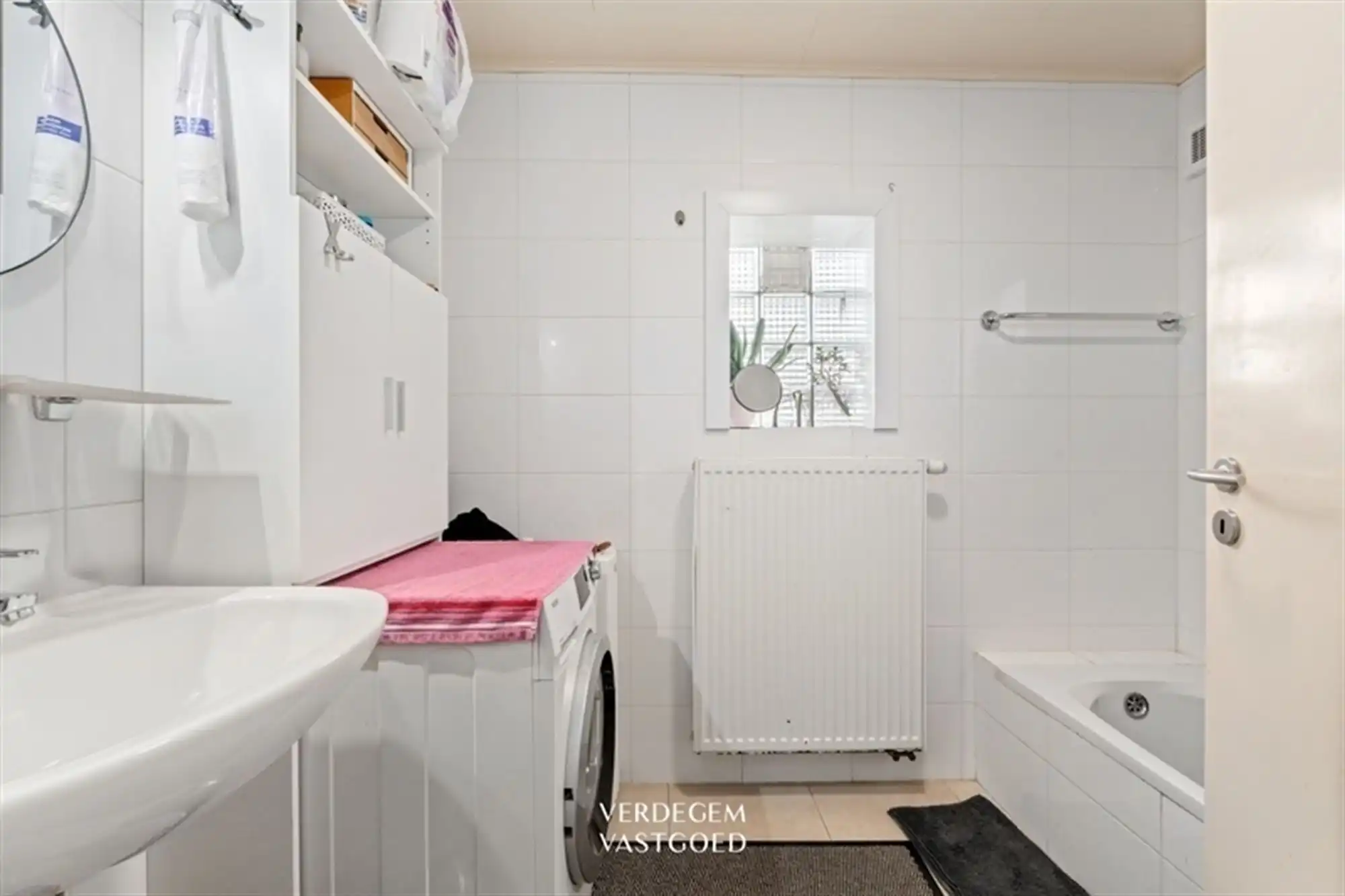 Wonen aan het Leopoldskanaal: gerenoveerde woning met 2 slaapkamers, tuin en terrasje foto 6