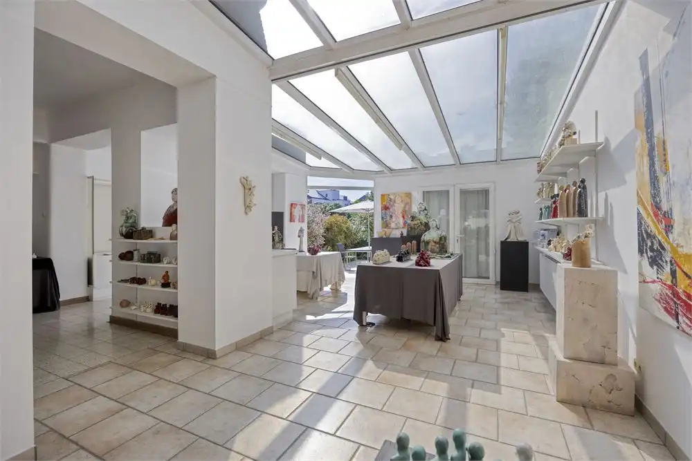 Uniek herenhuis met atelier en ruime bewoonbare oppervlakte in hartje Tongeren foto 9