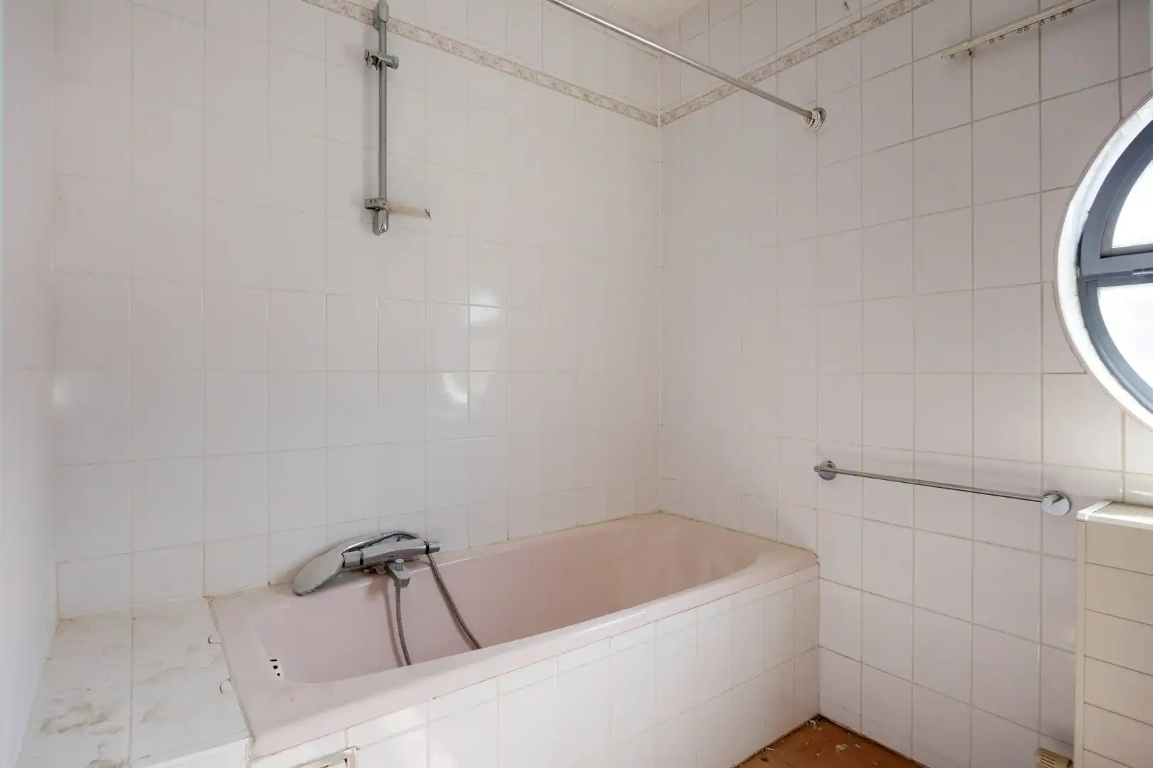 Appartement met 2 slaapkamers, garagebox en kelderberging in Mol-centrum ! foto 11