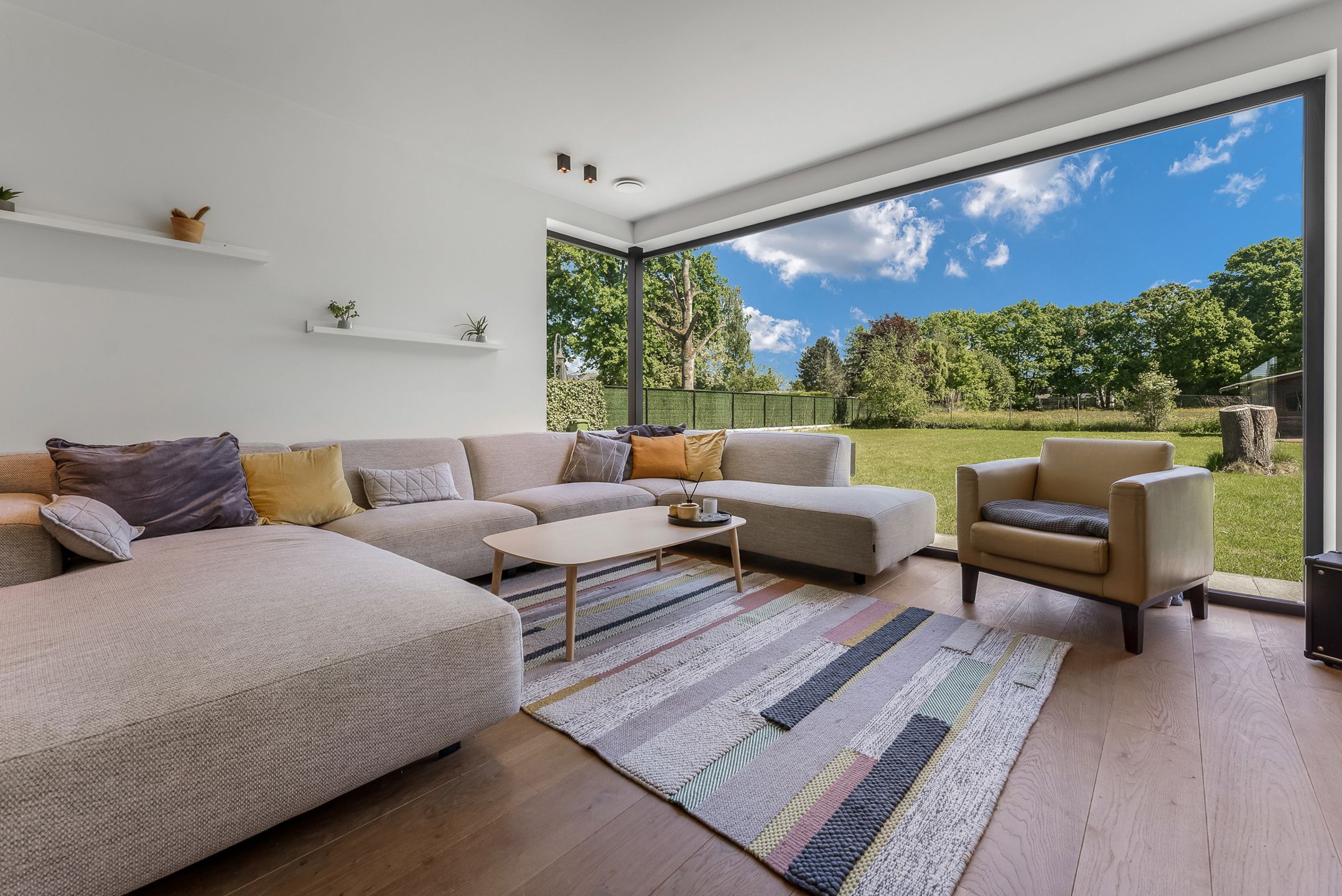 Strakke architectuur en moderne luxe in Diepenbeek foto 3