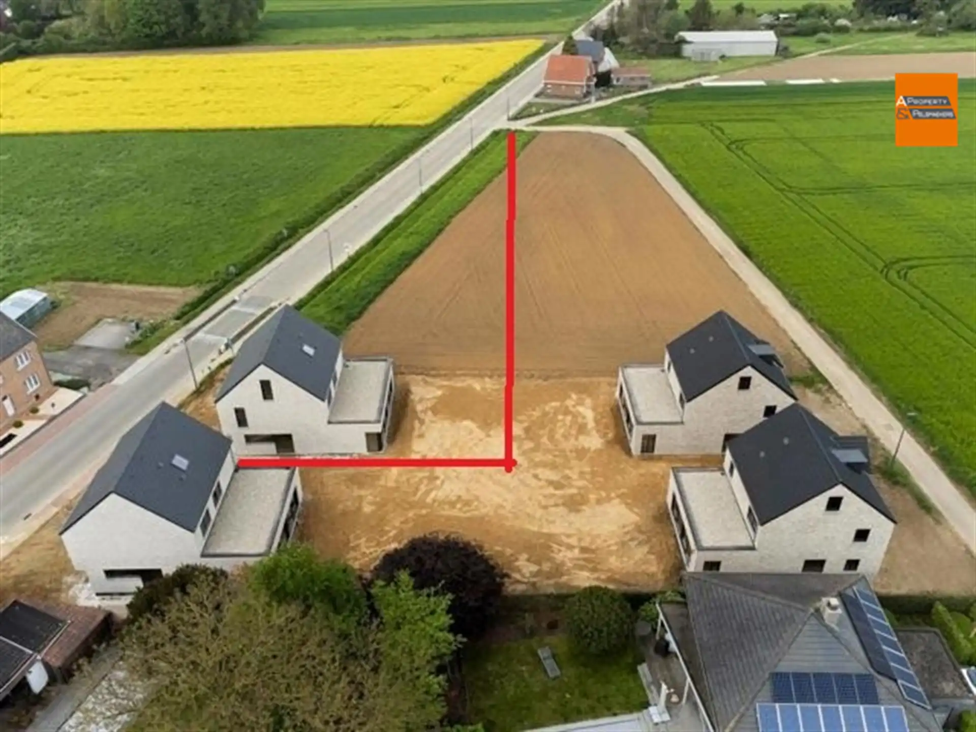 Ruime nieuwbouw villa met 4 slaapkamers foto 5