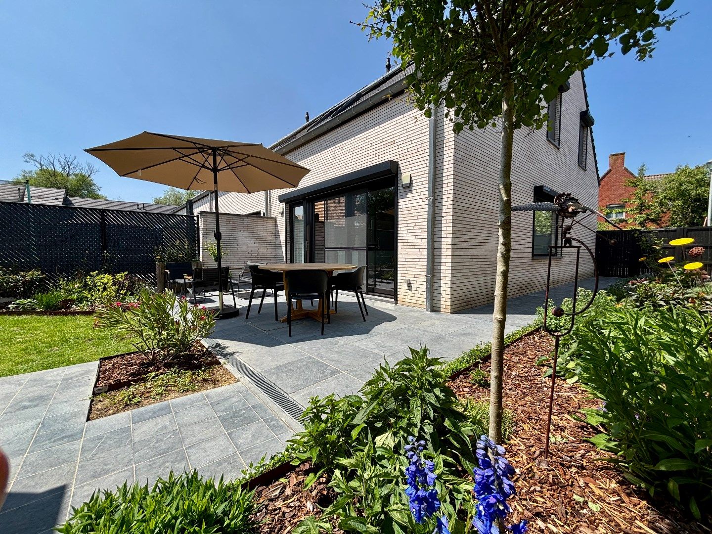 KIJKDAG 21/06. Instapklare HOB (2018) met garage en tuin te centrum Ieper foto 15